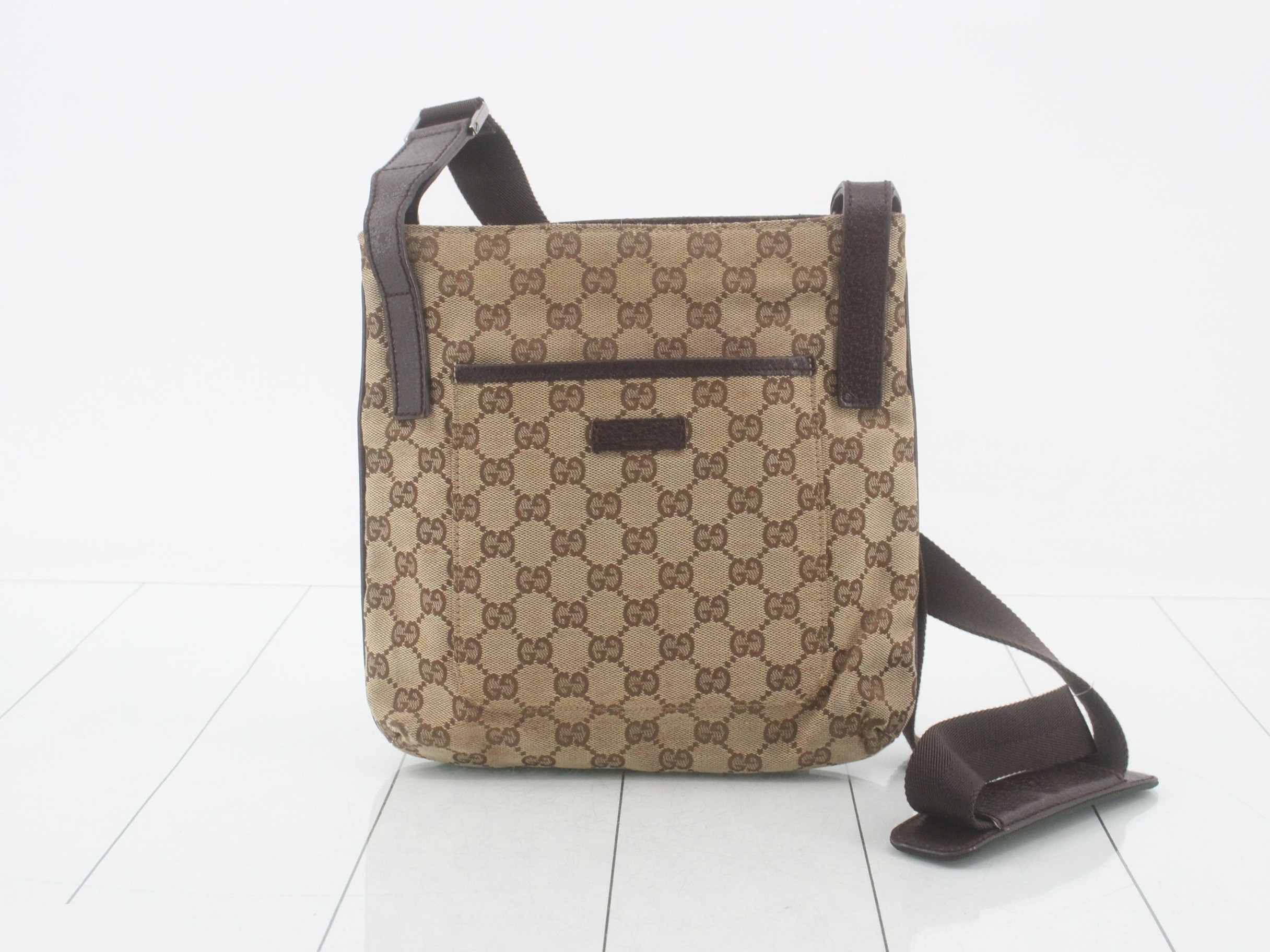 GG Canvas Shoulder Bag