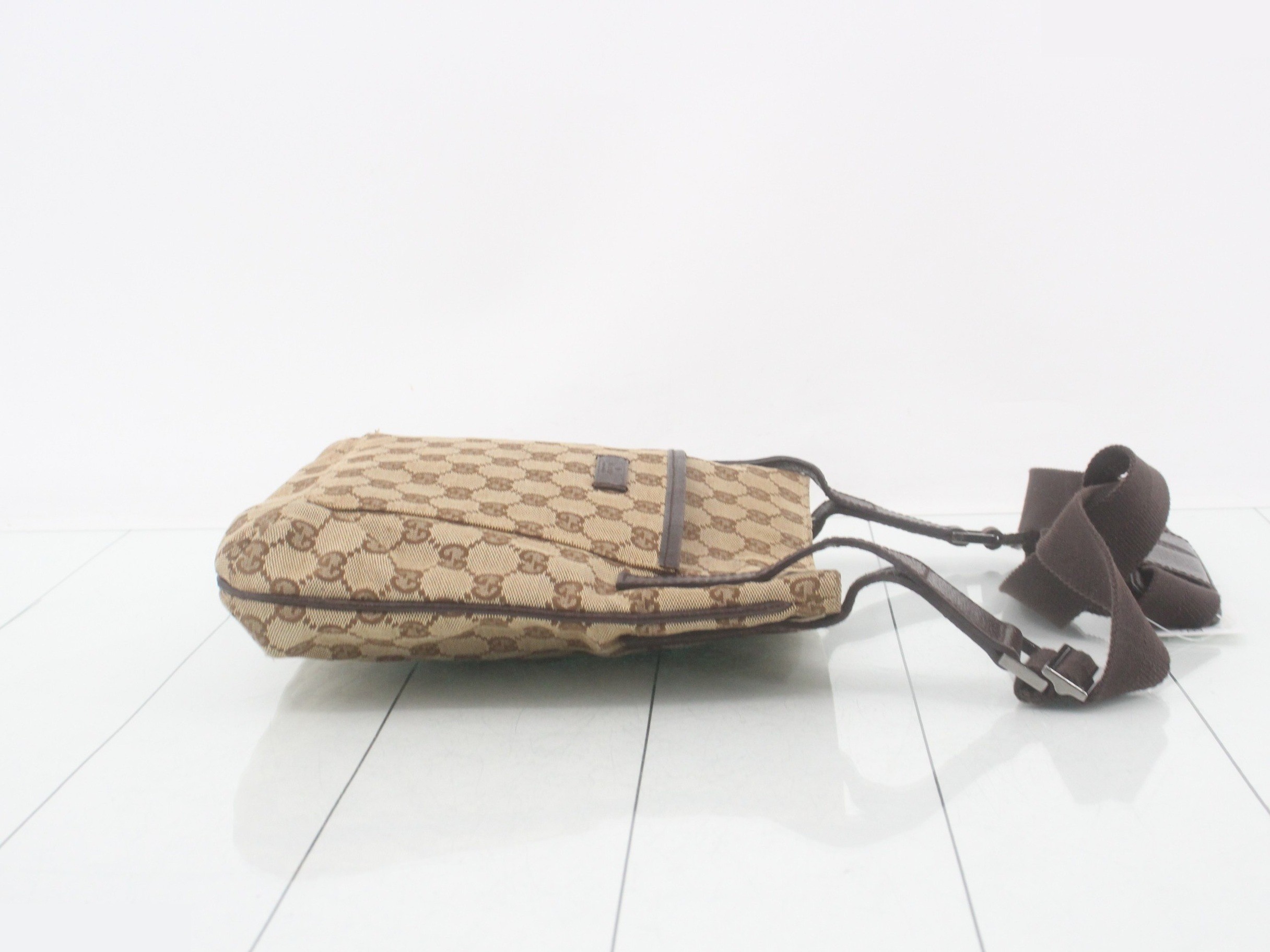 GG Canvas Shoulder Bag — view 3