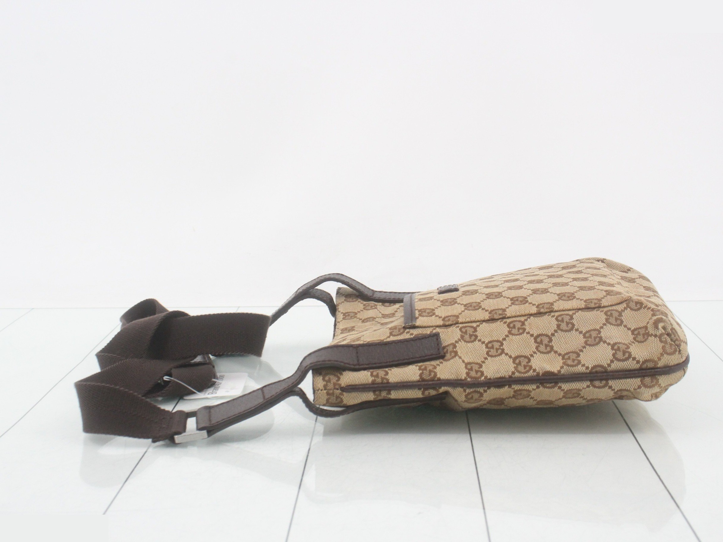 GG Canvas Shoulder Bag — view 4