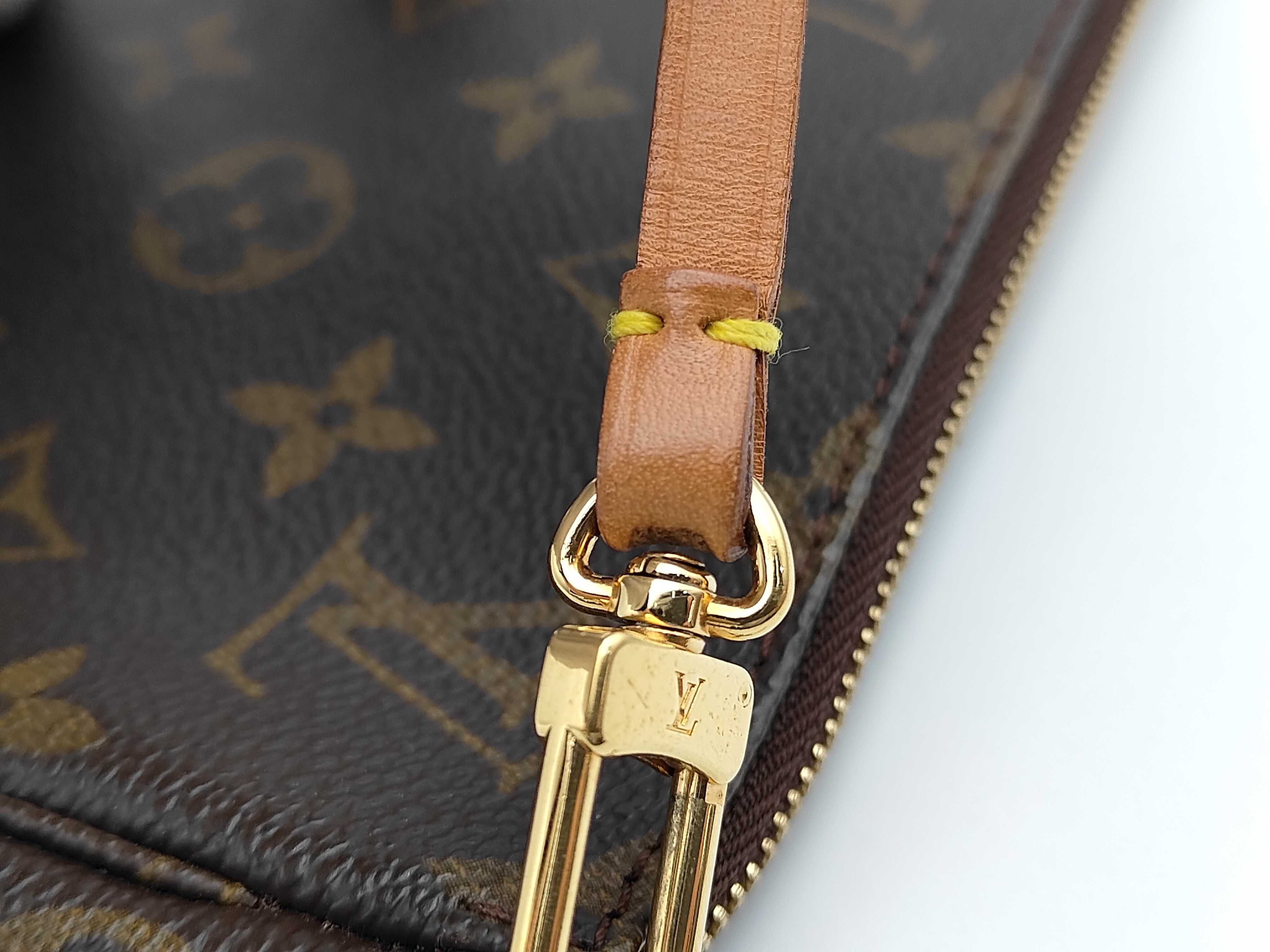 Monogram KT18976 Monogram Pochette Accessoires Pouch — view 4