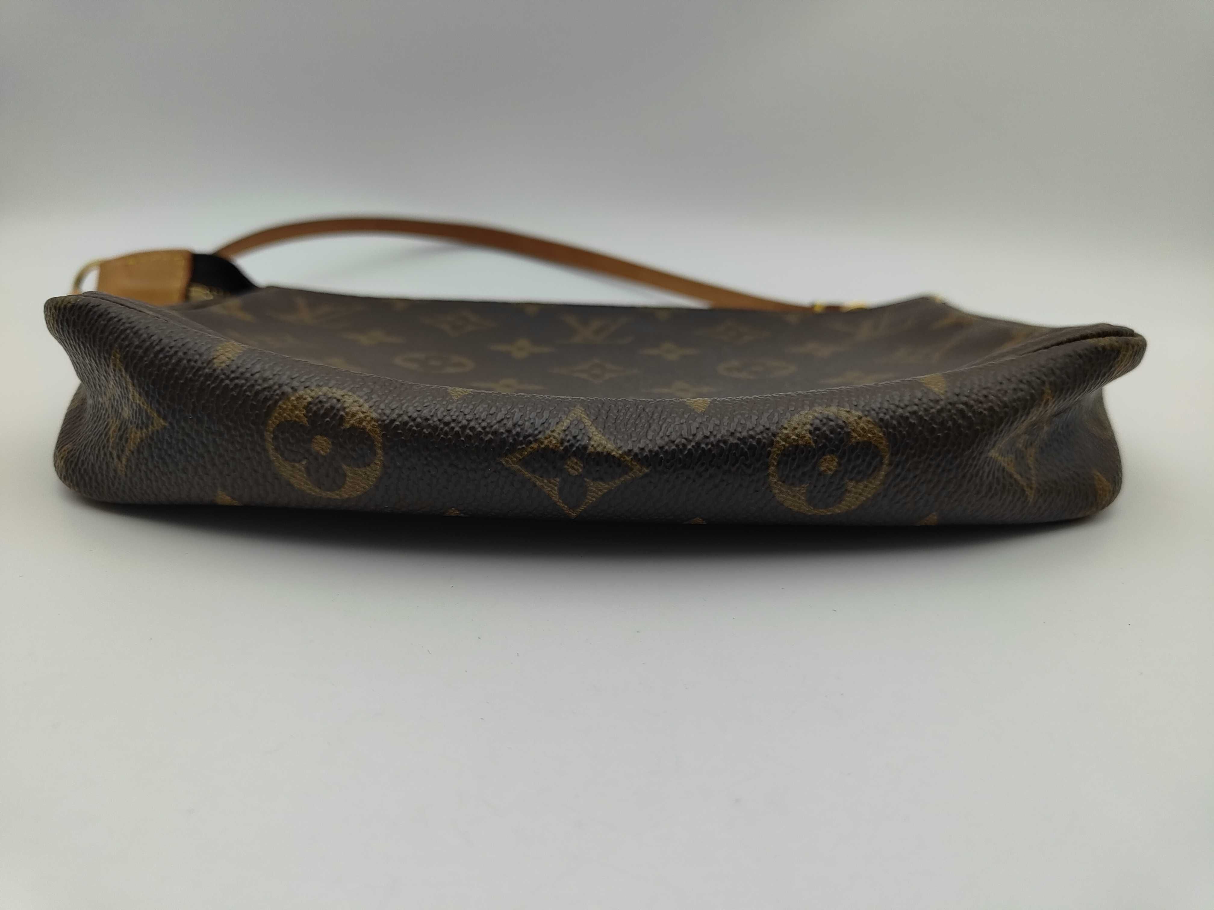 Monogram KT18976 Monogram Pochette Accessoires Pouch — view 5