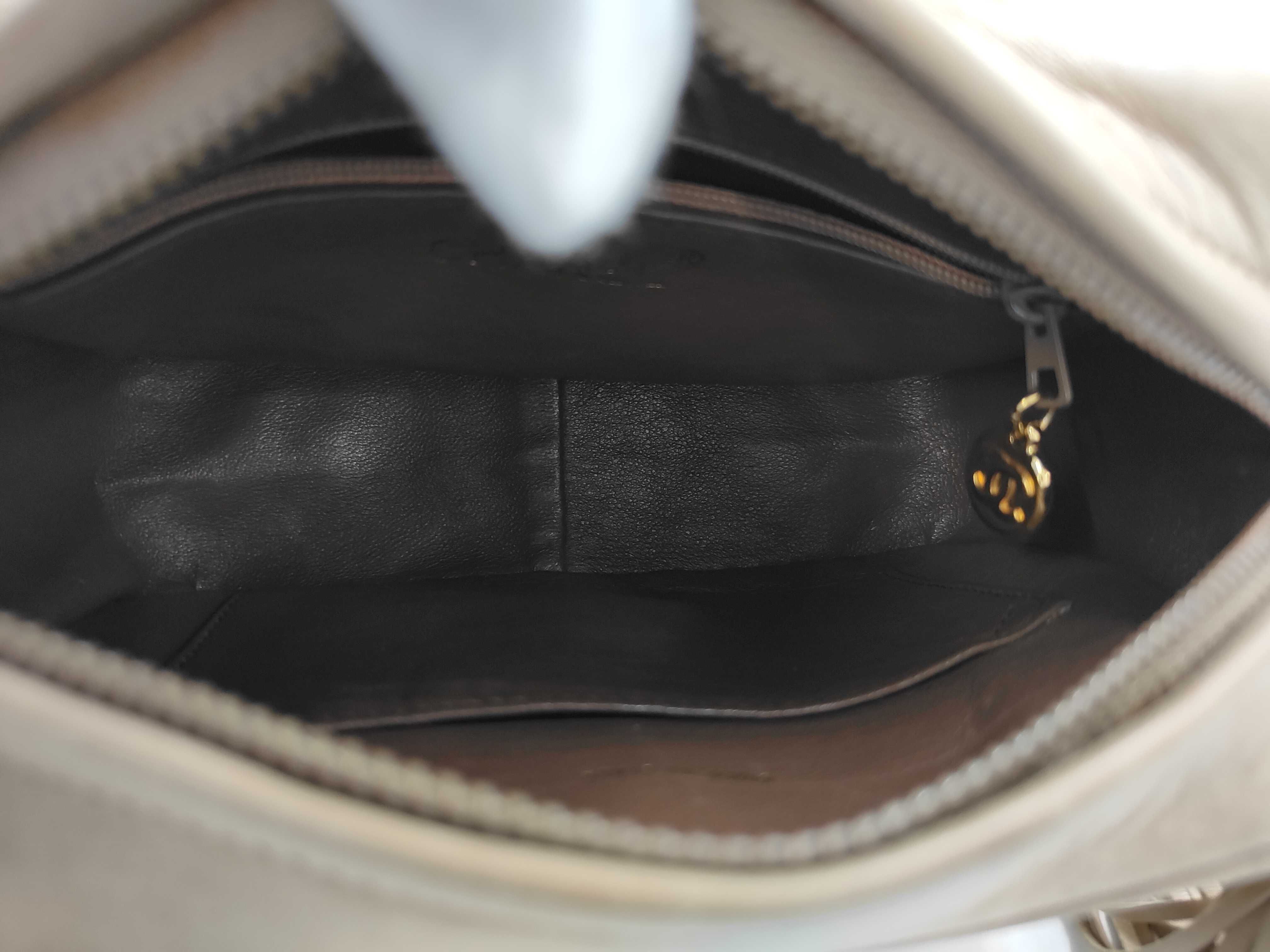 V-stitch 18 Fringe Chain Shoulder Bag Beige (Serial Number 21) — view 14