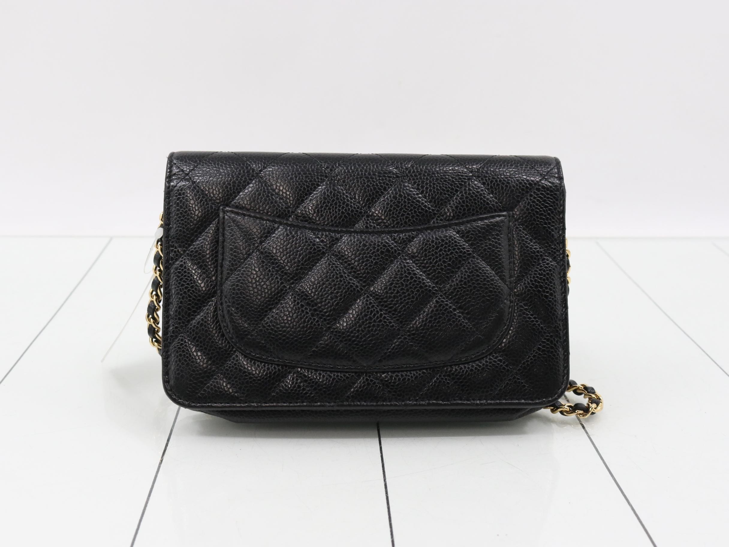 Matelassé Caviar Skin Chain Shoulder Bag, Black — view 2