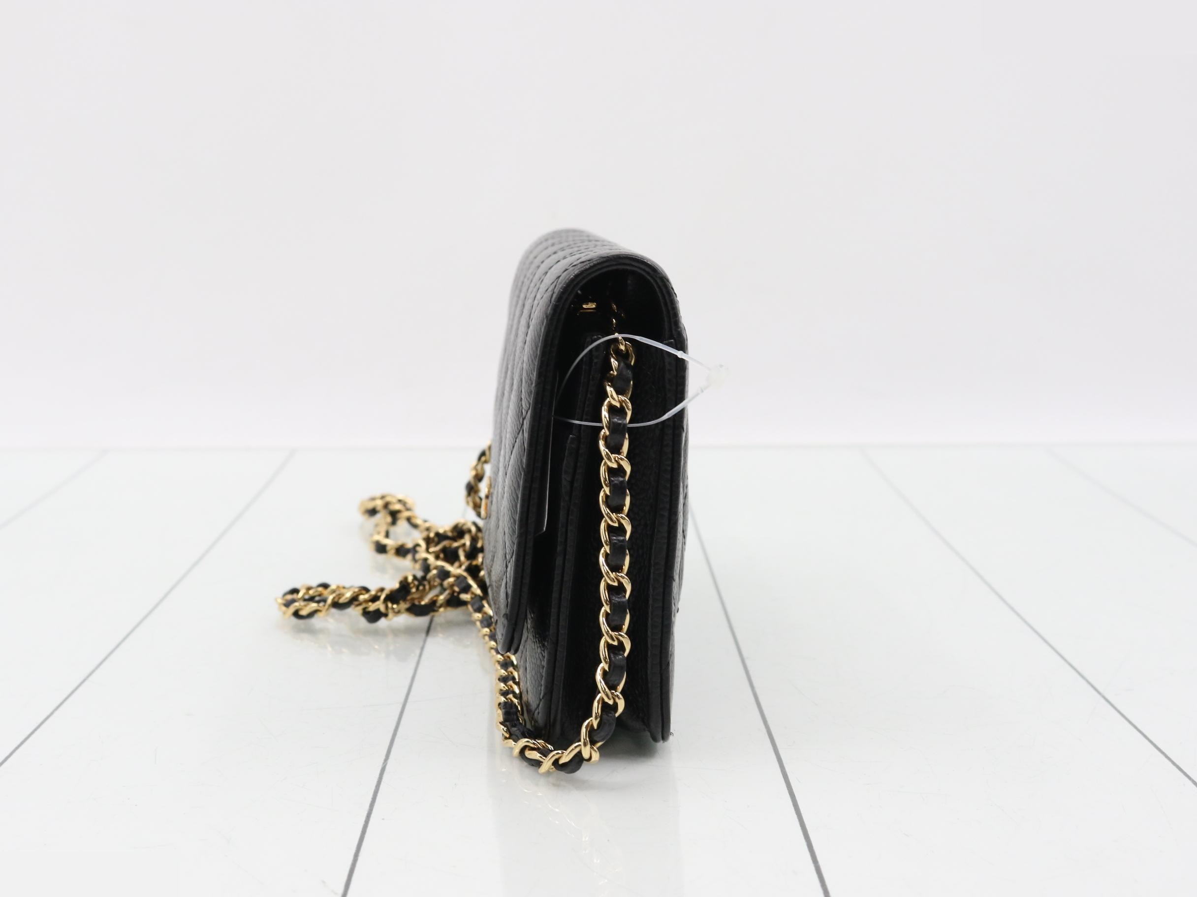 Matelassé Caviar Skin Chain Shoulder Bag, Black — view 3