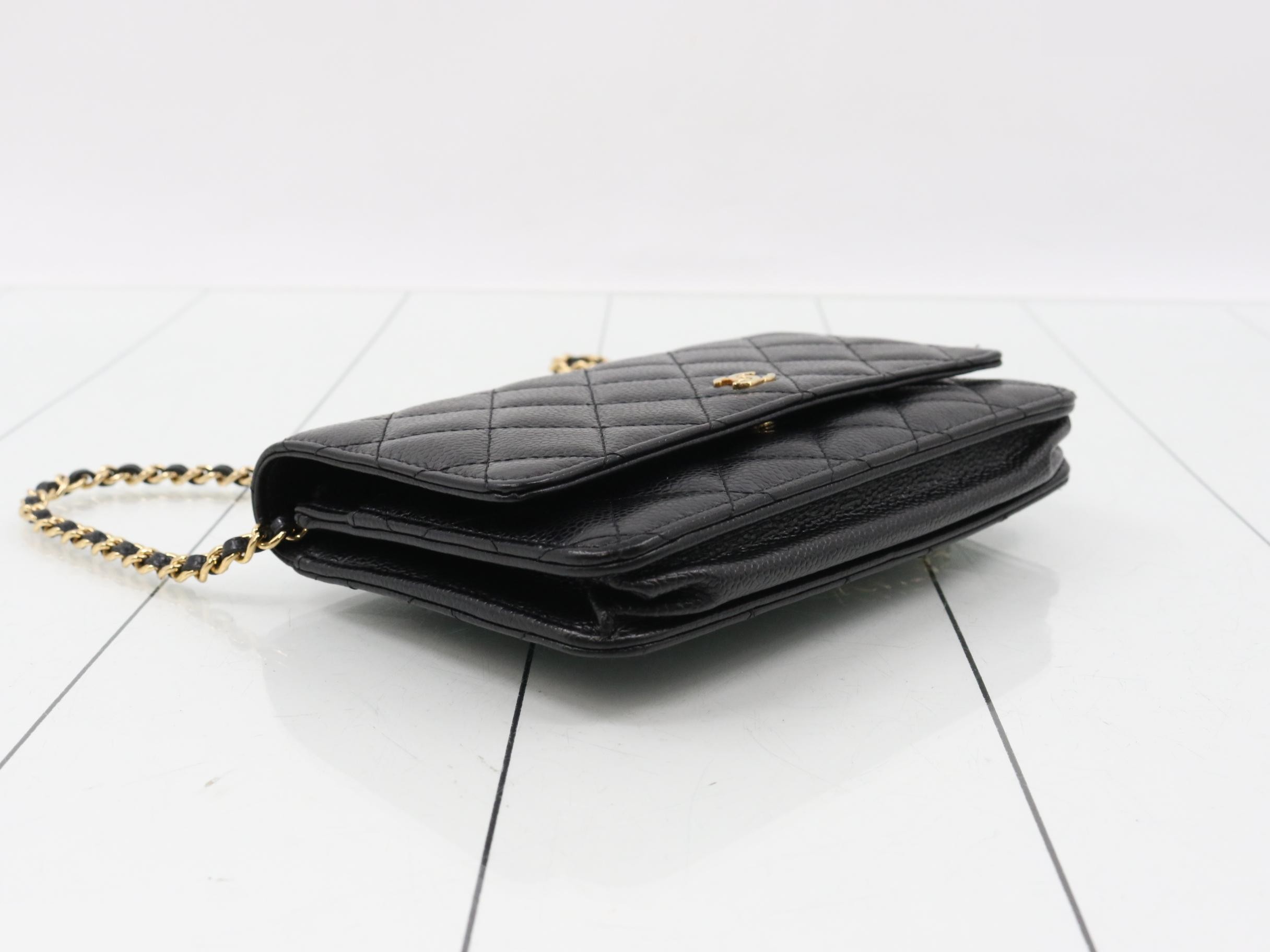 Matelassé Caviar Skin Chain Shoulder Bag, Black — view 5