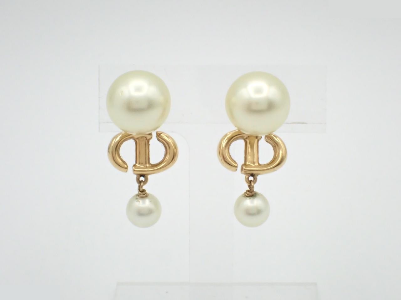 Gold earrings — view 2