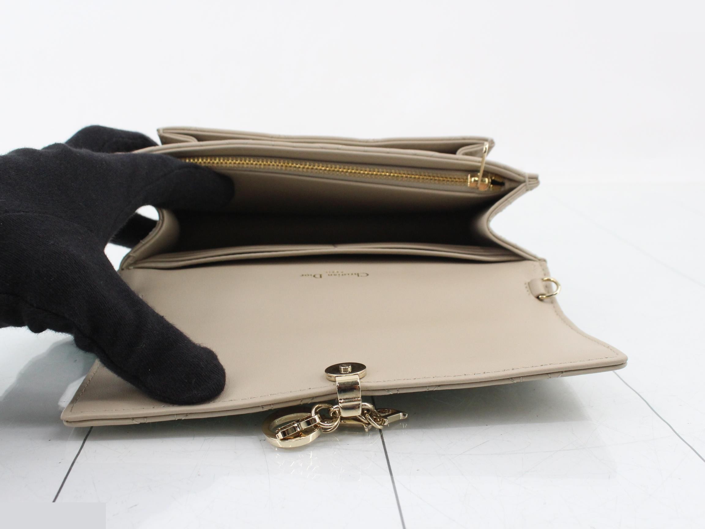Daily chain pouch - chain missing — view 4