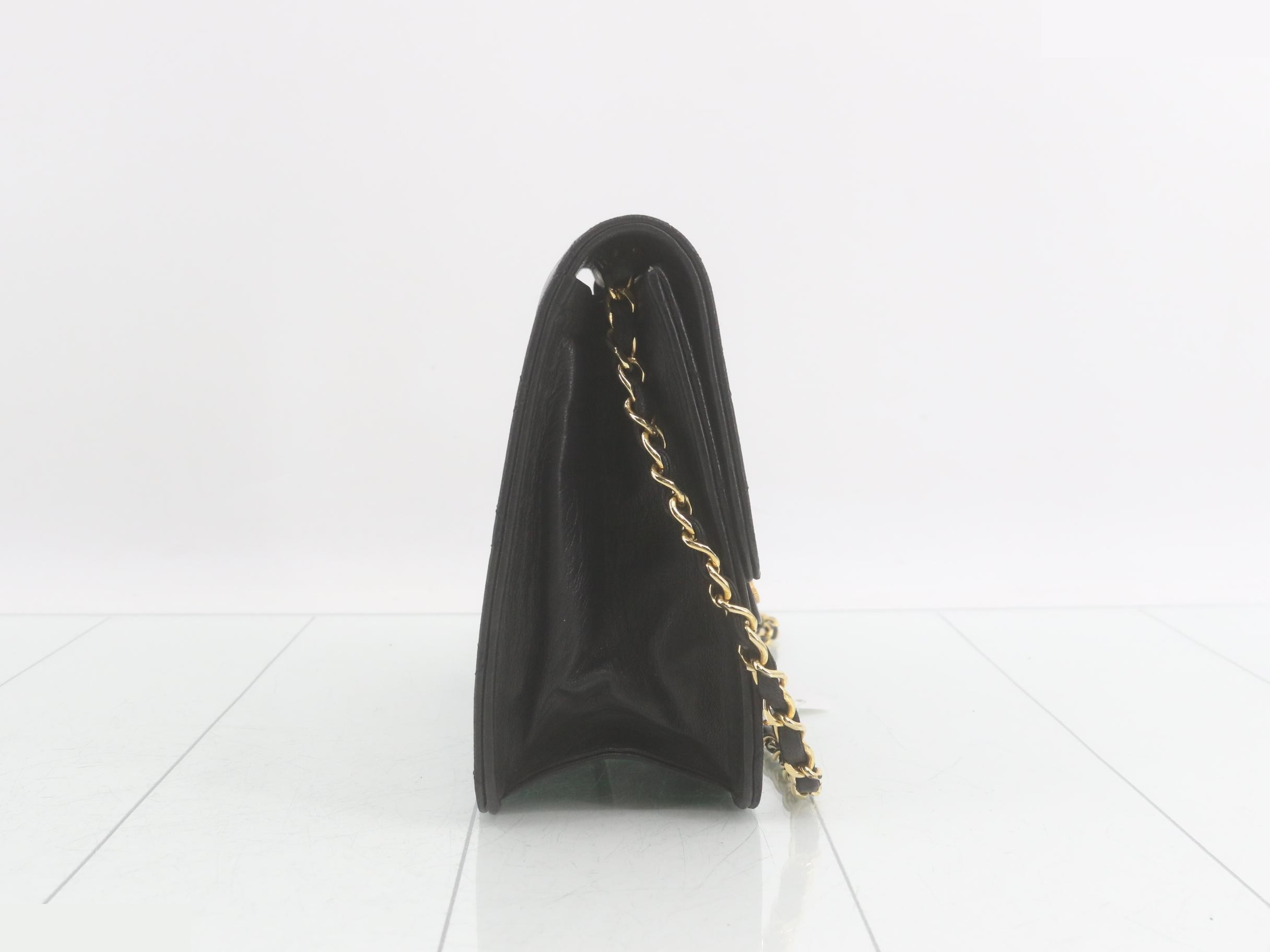 chain shoulder bag, with warranty, serial number in the 0 range. — view 4