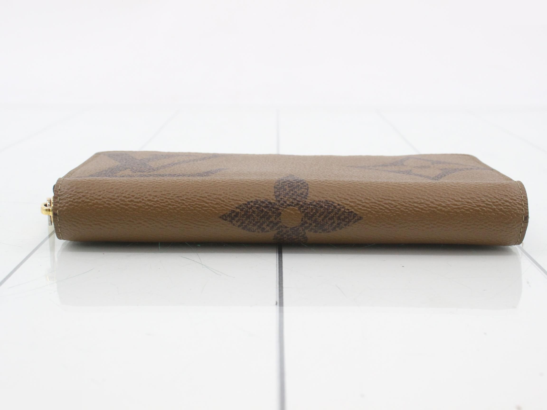 Monogram Giant Reverse Zippy Wallet Round Zipper Long Wallet — view 3