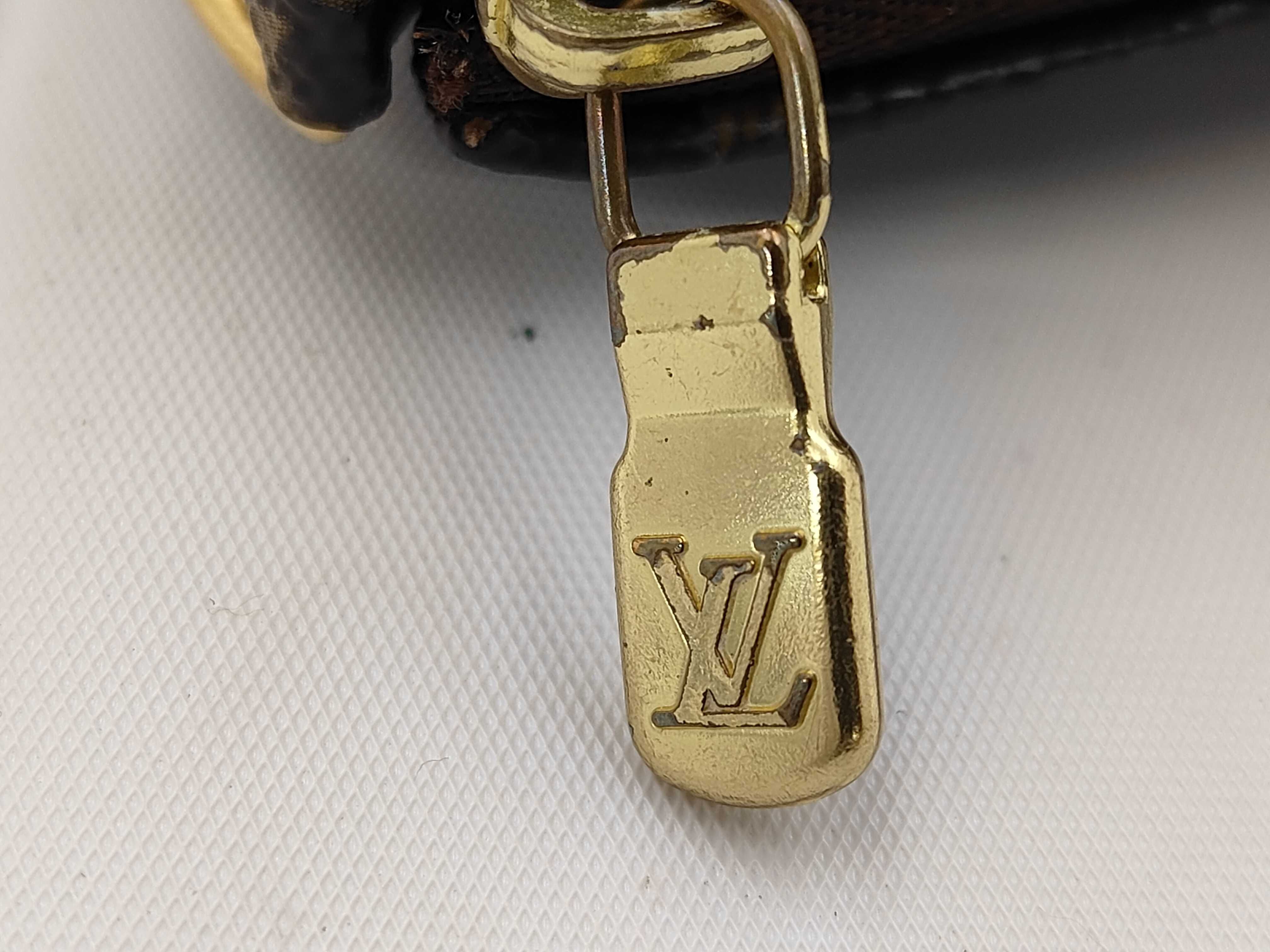 Monogram Louis Vuitton Mini Accessoires Monogram Pouch — view 7
