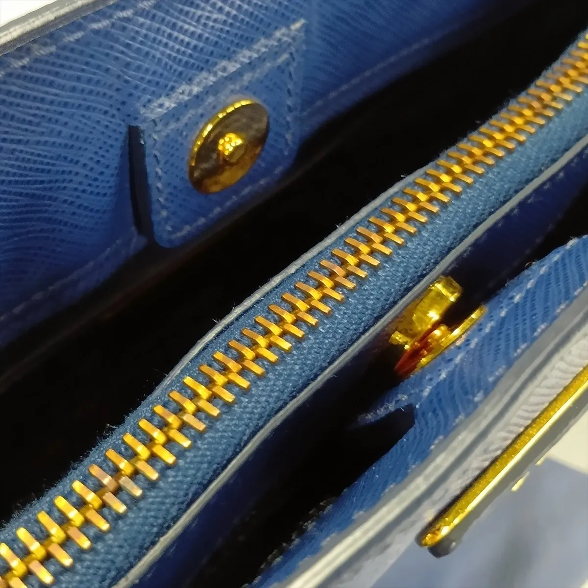 Saffiano Galleria Leather 2-Way Handbag, Blue — view 15