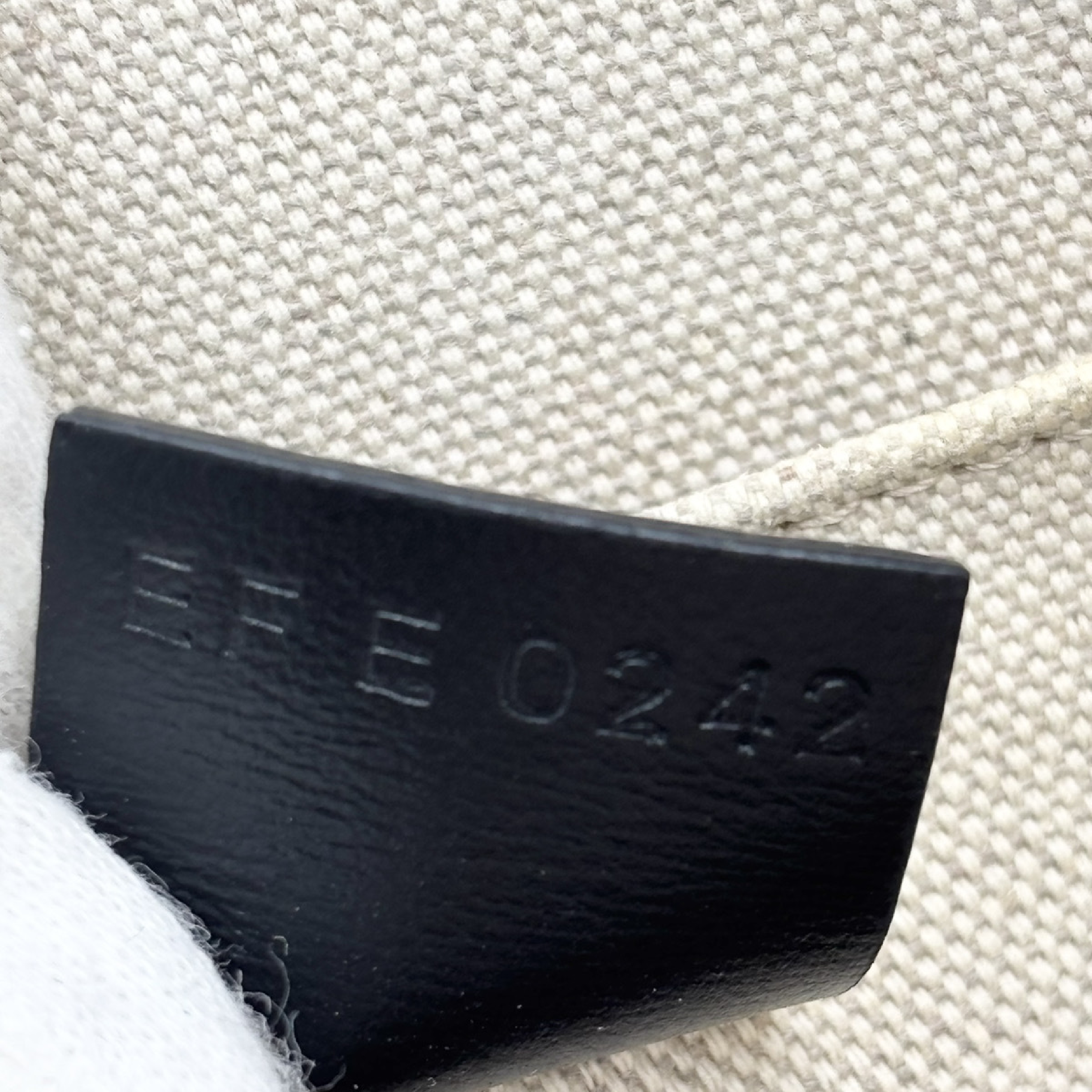4G Logo 2-Way Shoulder Bag — view 10