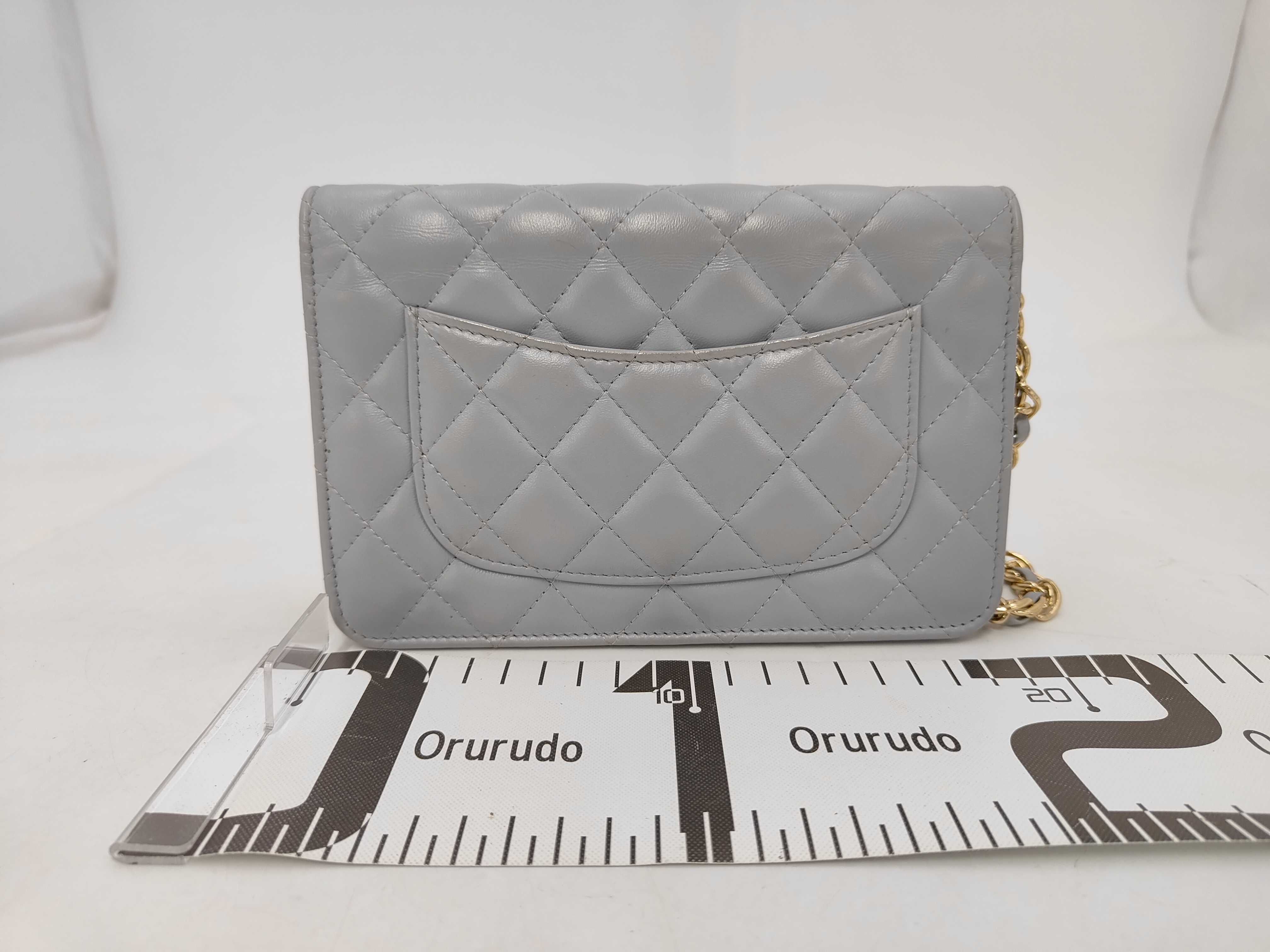 Matelassé Chain Shoulder Bag, Gray Lambskin, Gold Hardware. — view 2