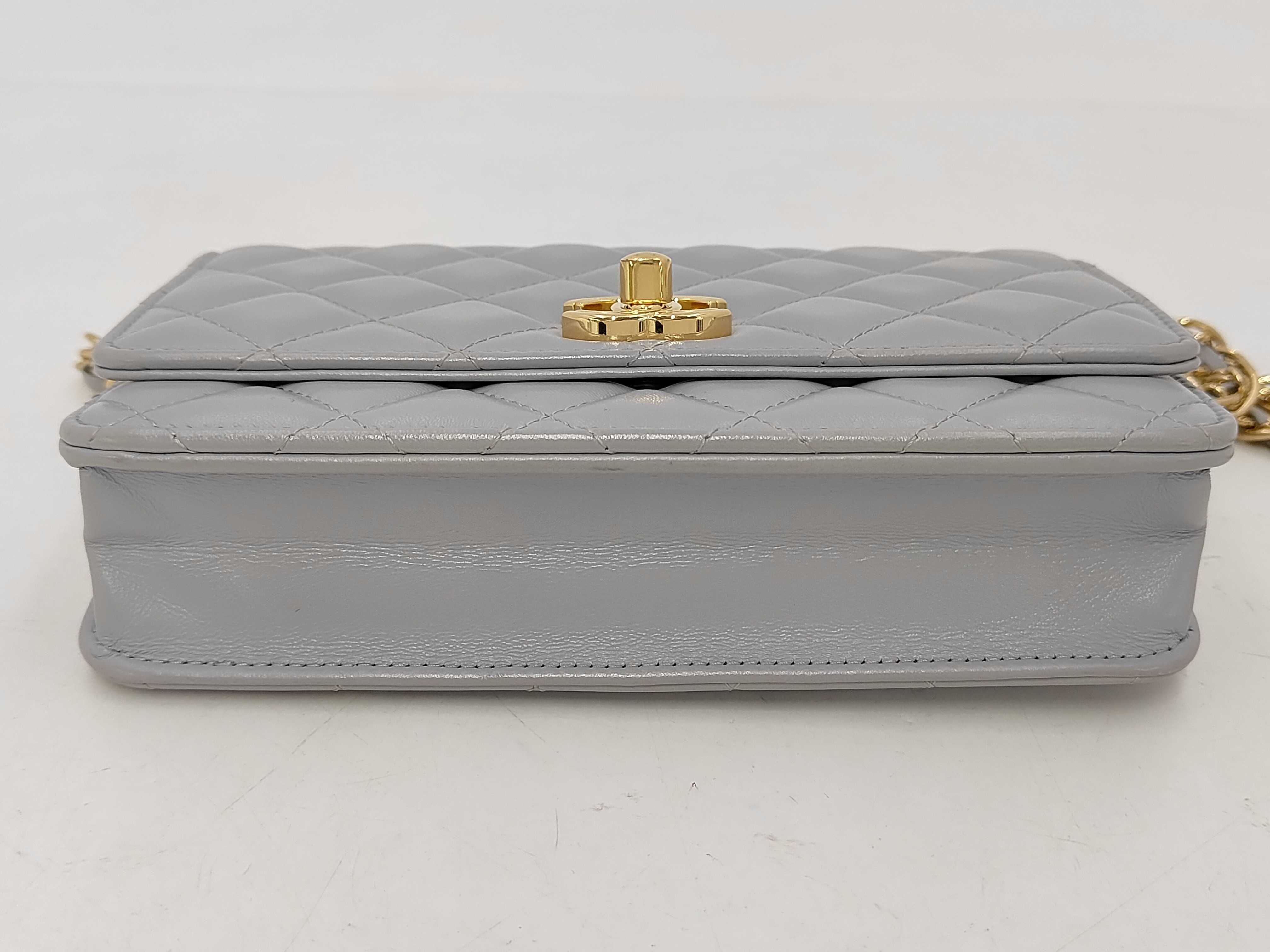 Matelassé Chain Shoulder Bag, Gray Lambskin, Gold Hardware. — view 5