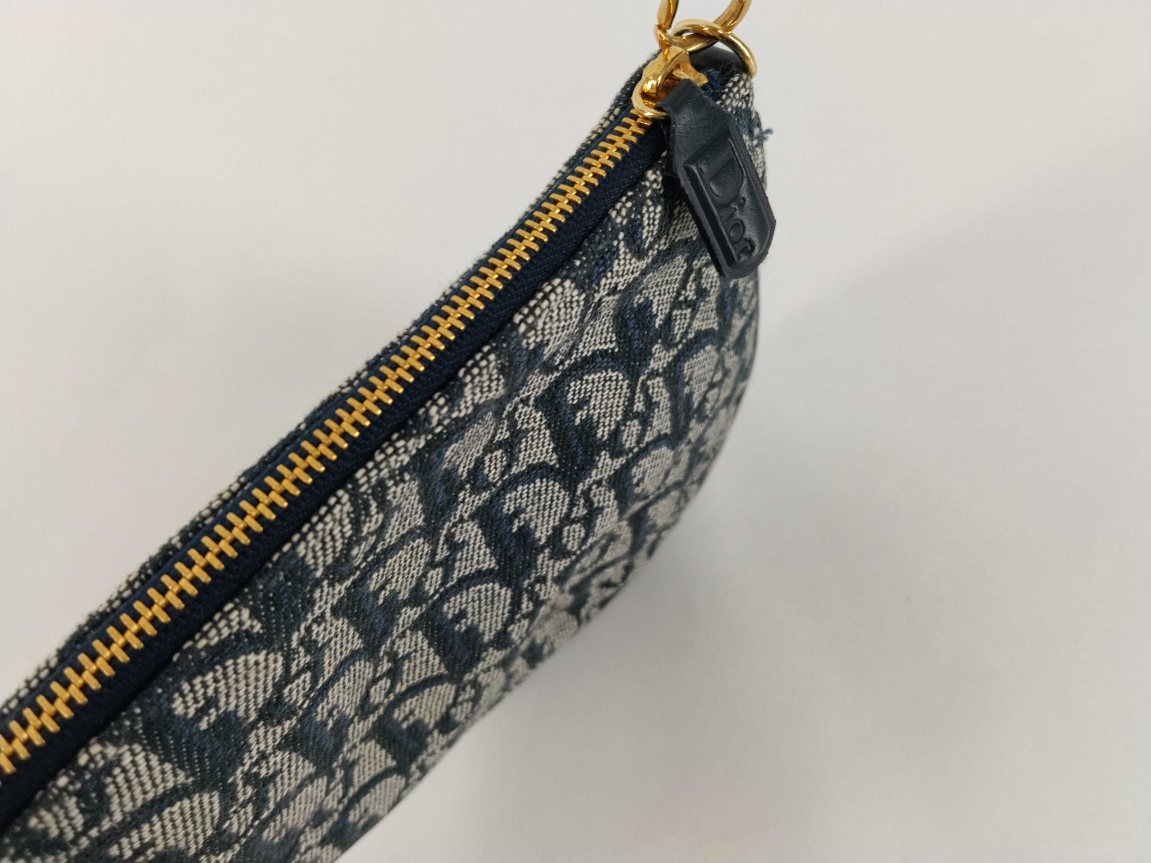 Trotter Saddle One-Shoulder Bag — view 8