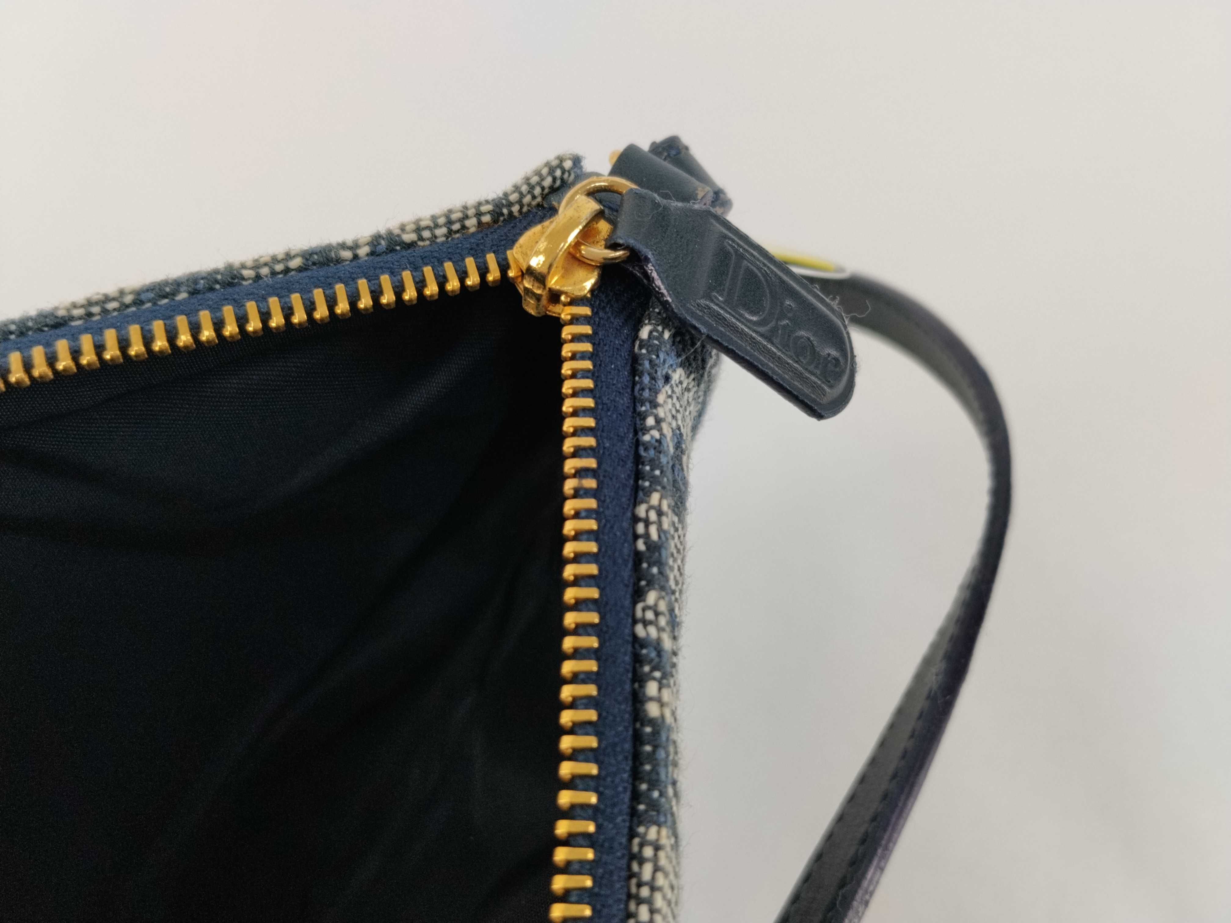 Trotter Saddle One-Shoulder Bag — view 10