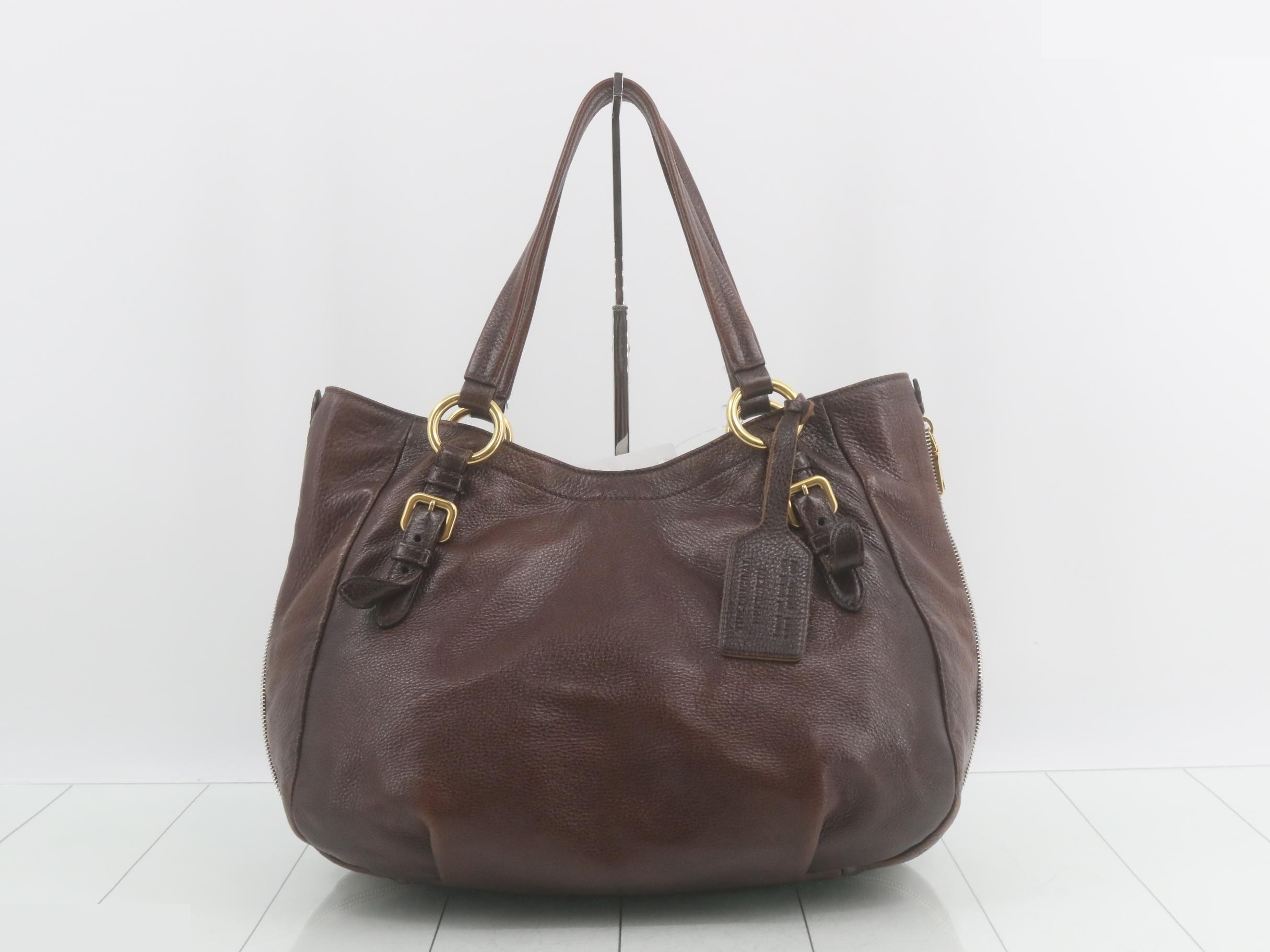 Other lines: Leather bags and tote bags — view 2