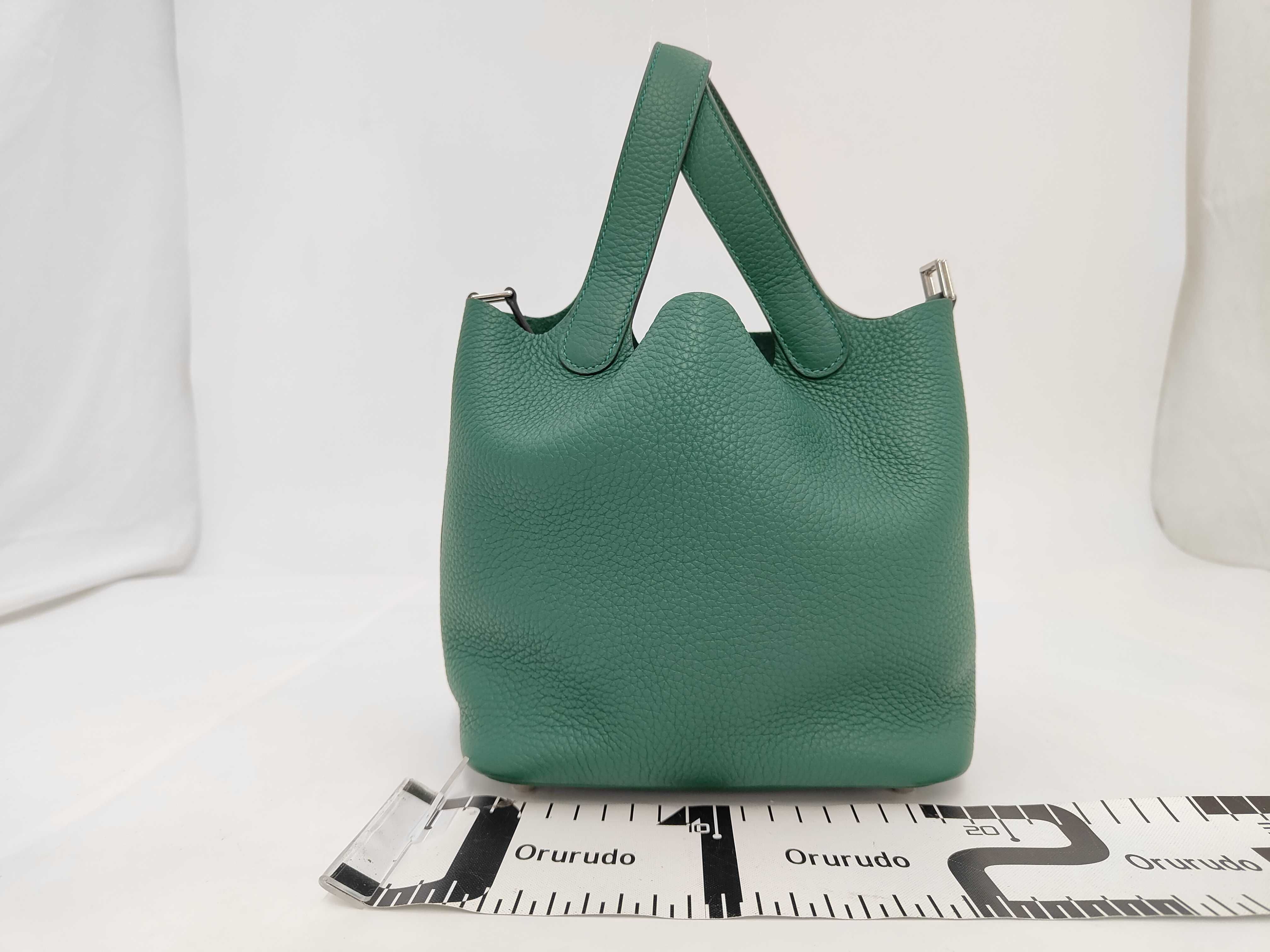 Picotin Lock PM handbag, Taurillon leather, Vert Moyen, K stamp, S hardware, dust bag, key included. — view 2