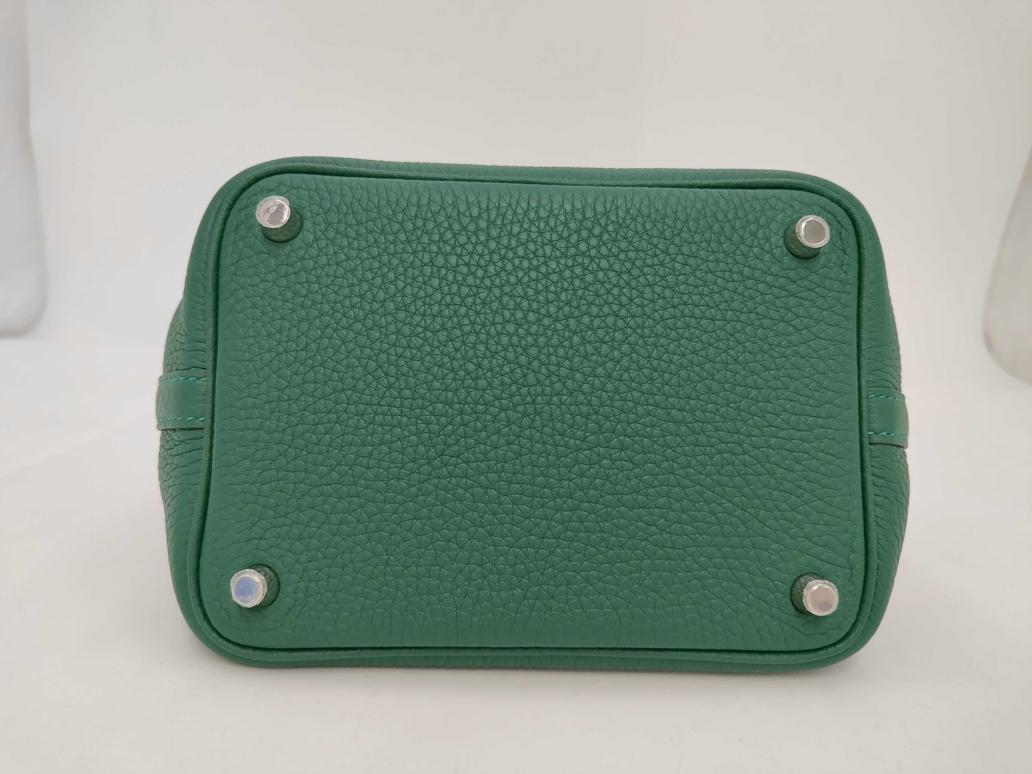 Picotin Lock PM handbag, Taurillon leather, Vert Moyen, K stamp, S hardware, dust bag, key included. — view 3