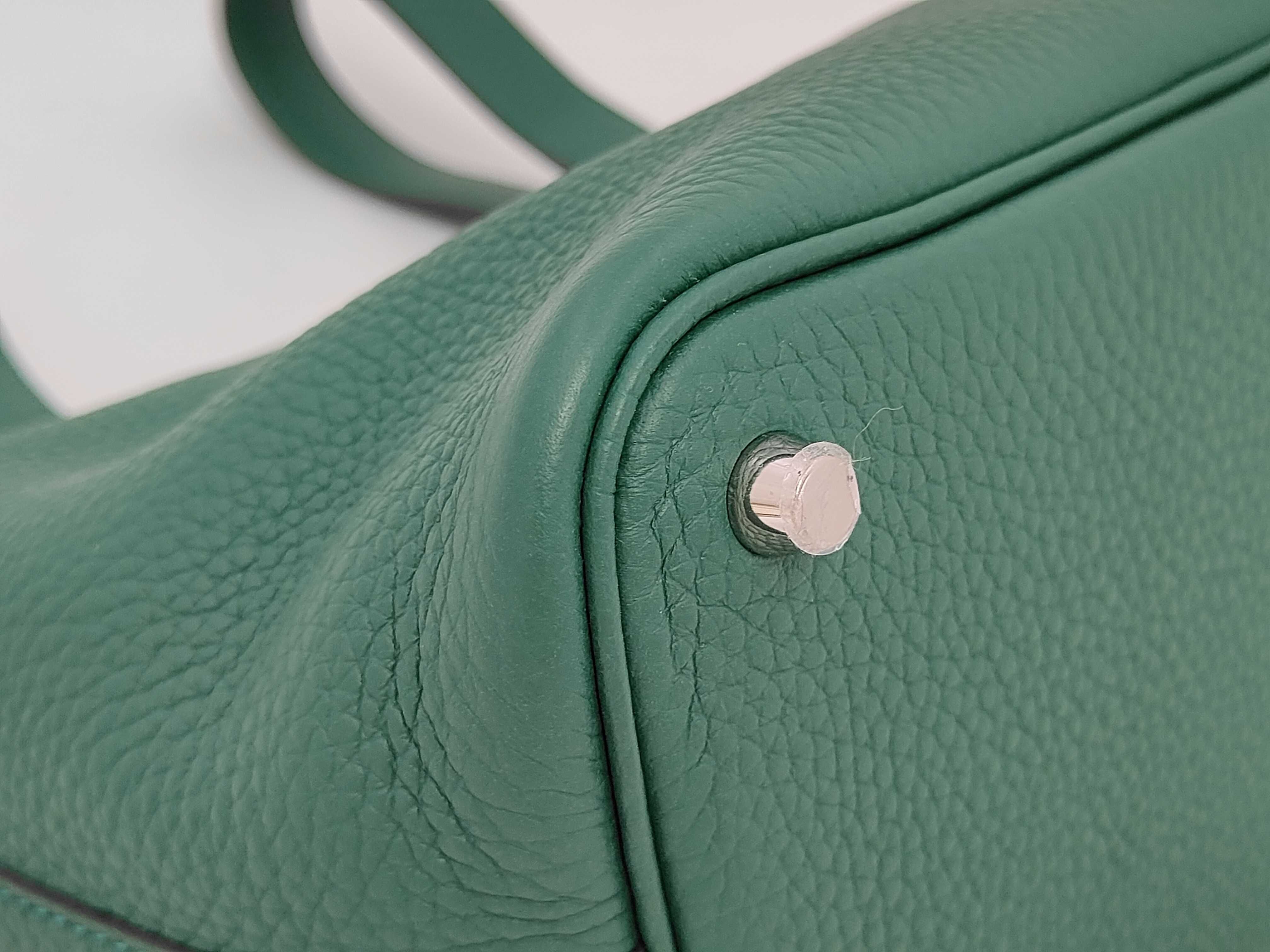 Picotin Lock PM handbag, Taurillon leather, Vert Moyen, K stamp, S hardware, dust bag, key included. — view 4