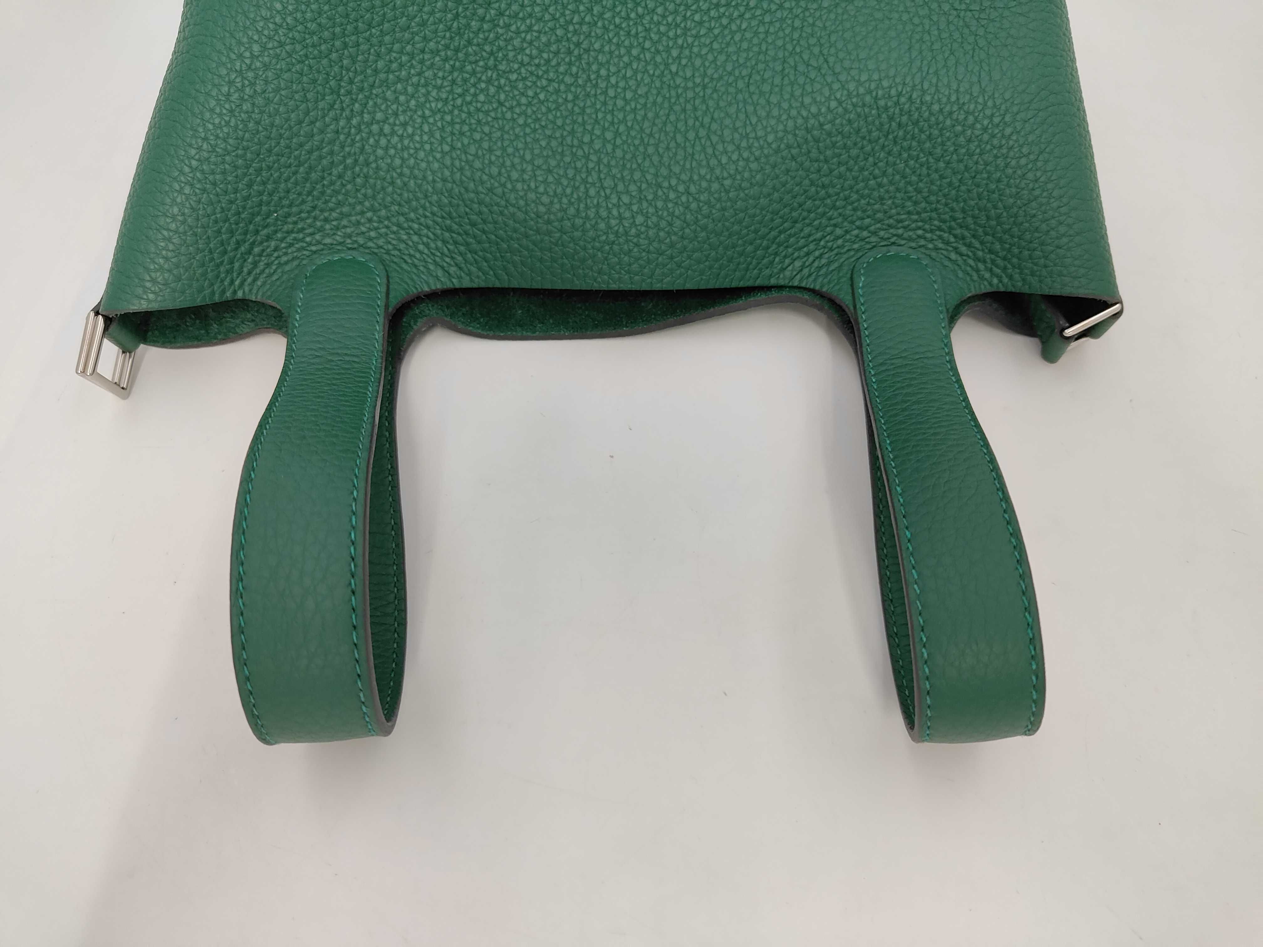 Picotin Lock PM handbag, Taurillon leather, Vert Moyen, K stamp, S hardware, dust bag, key included. — view 5