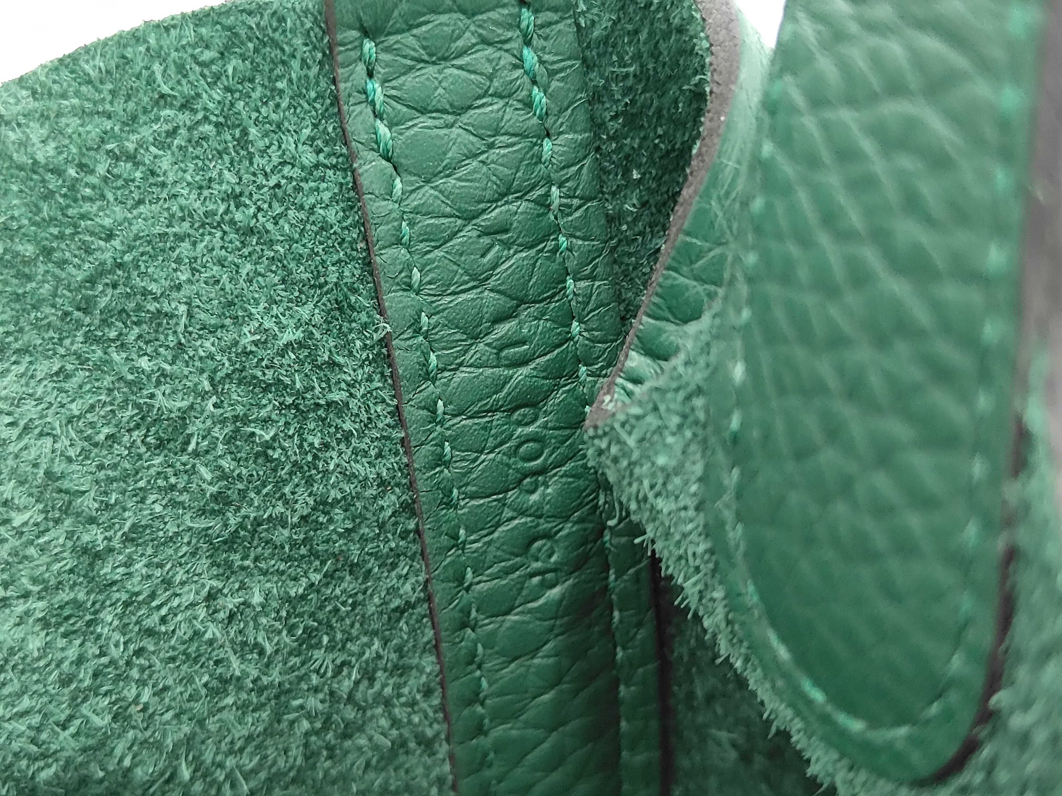 Picotin Lock PM handbag, Taurillon leather, Vert Moyen, K stamp, S hardware, dust bag, key included. — view 8