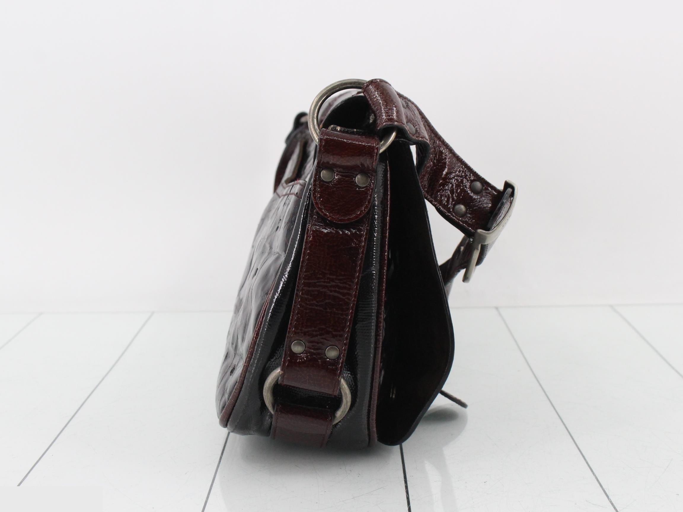 Crocodile-embossed gaucho shoulder bag — view 4