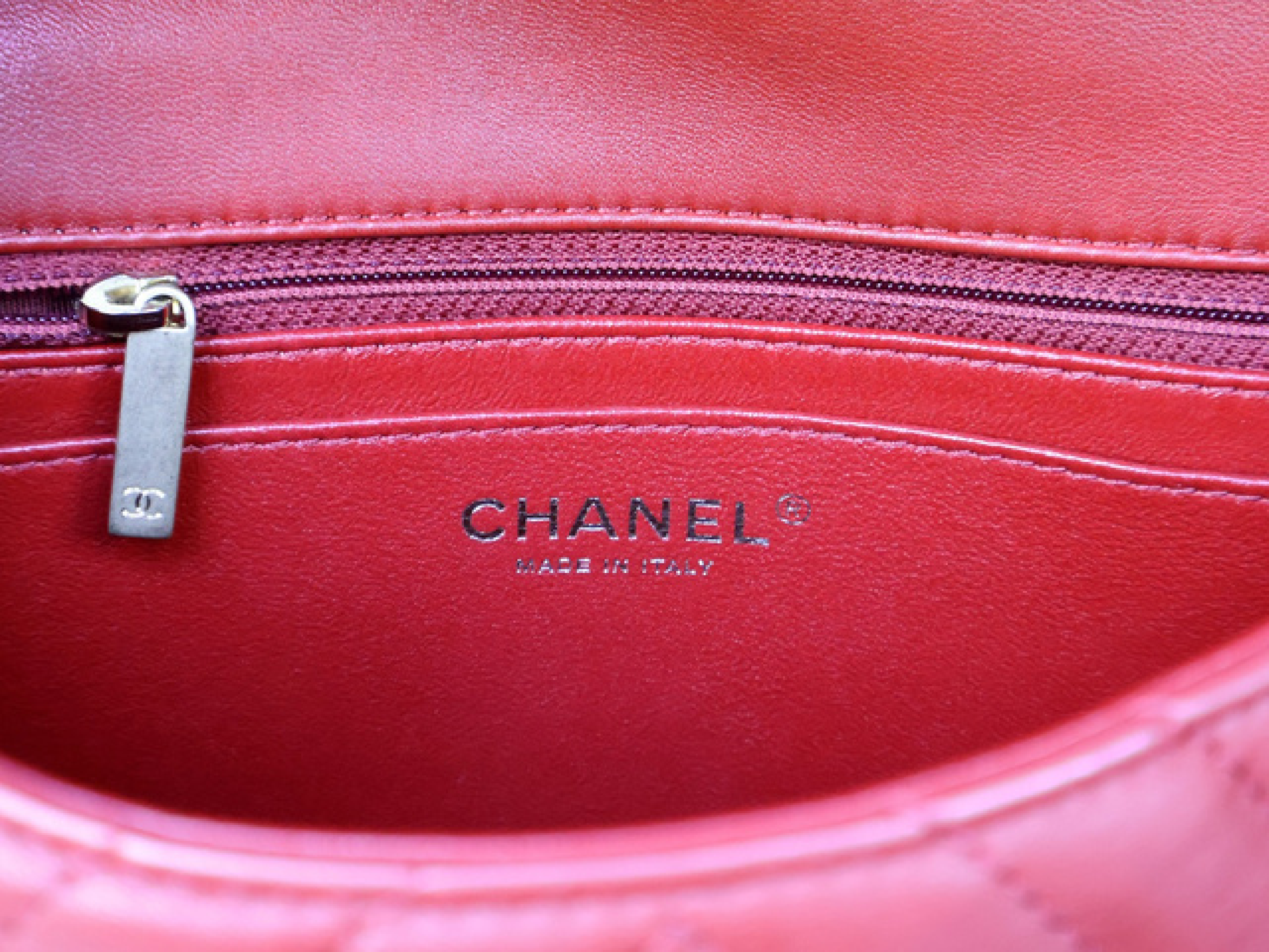 V-stitch lambskin shoulder bag with seal, serial number 24 series, chain shoulder bag. — view 11
