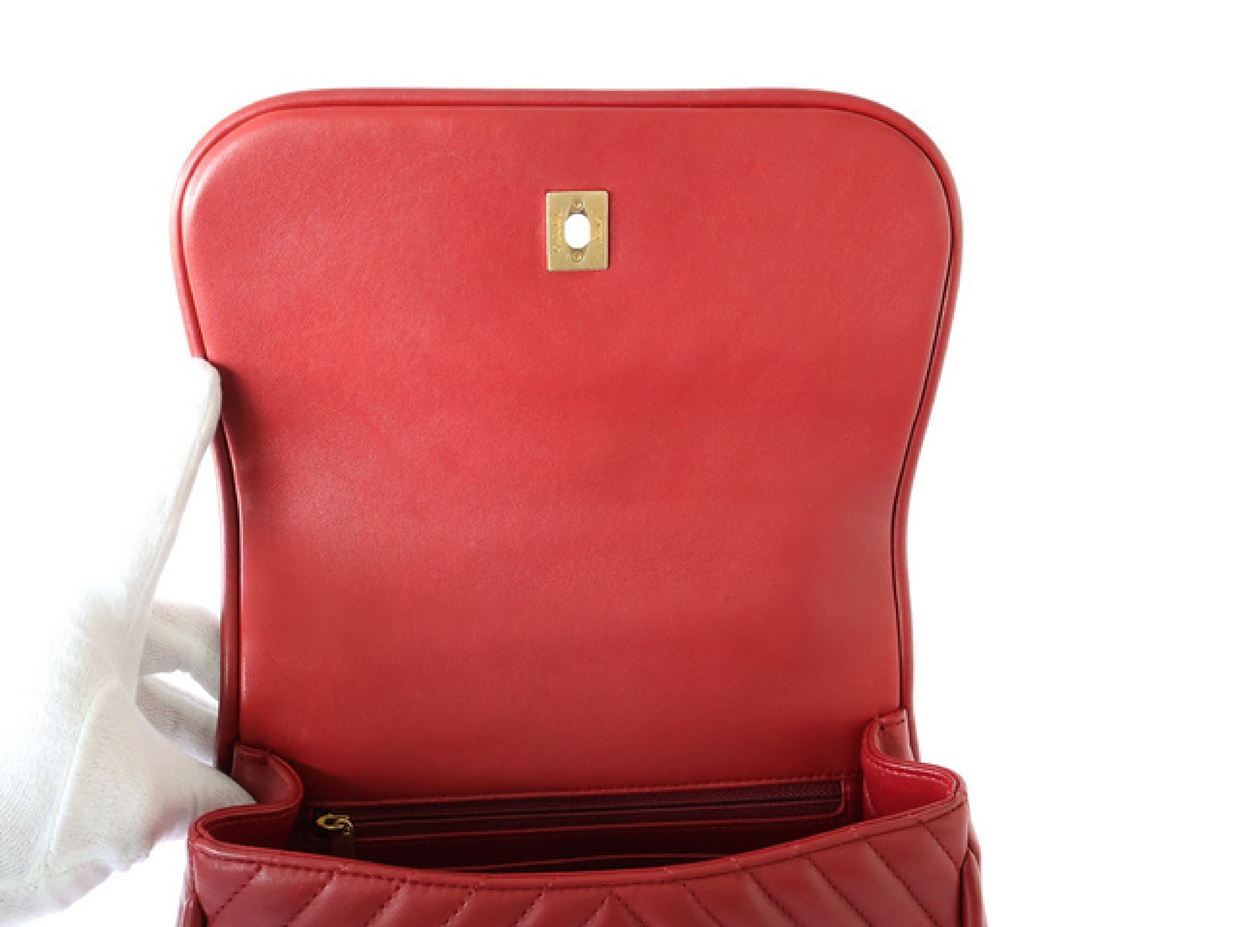 V-stitch lambskin shoulder bag with seal, serial number 24 series, chain shoulder bag. — view 10