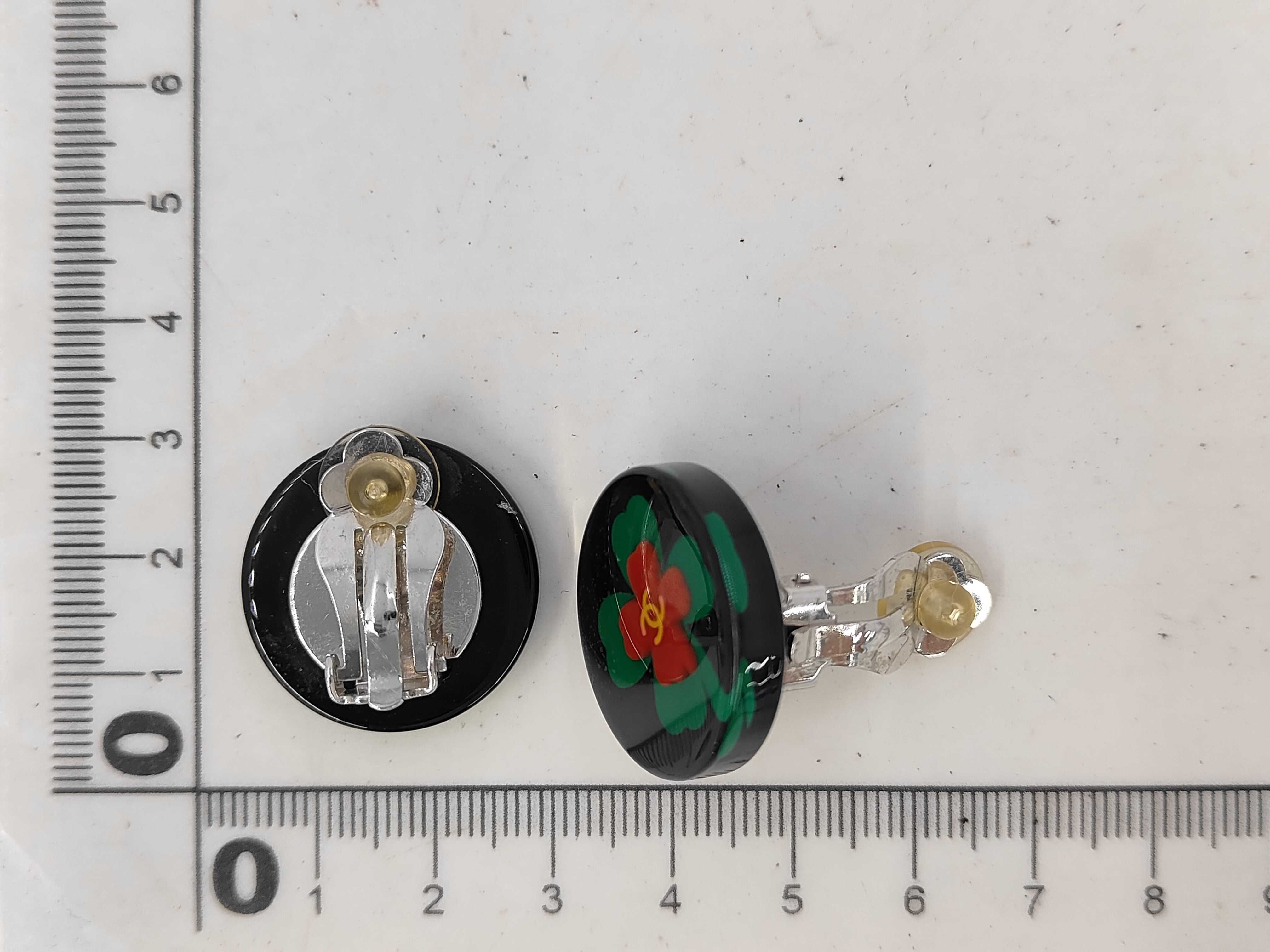 Coco Mark Clover Earrings (Black x Green, Yellow Gold) — view 5