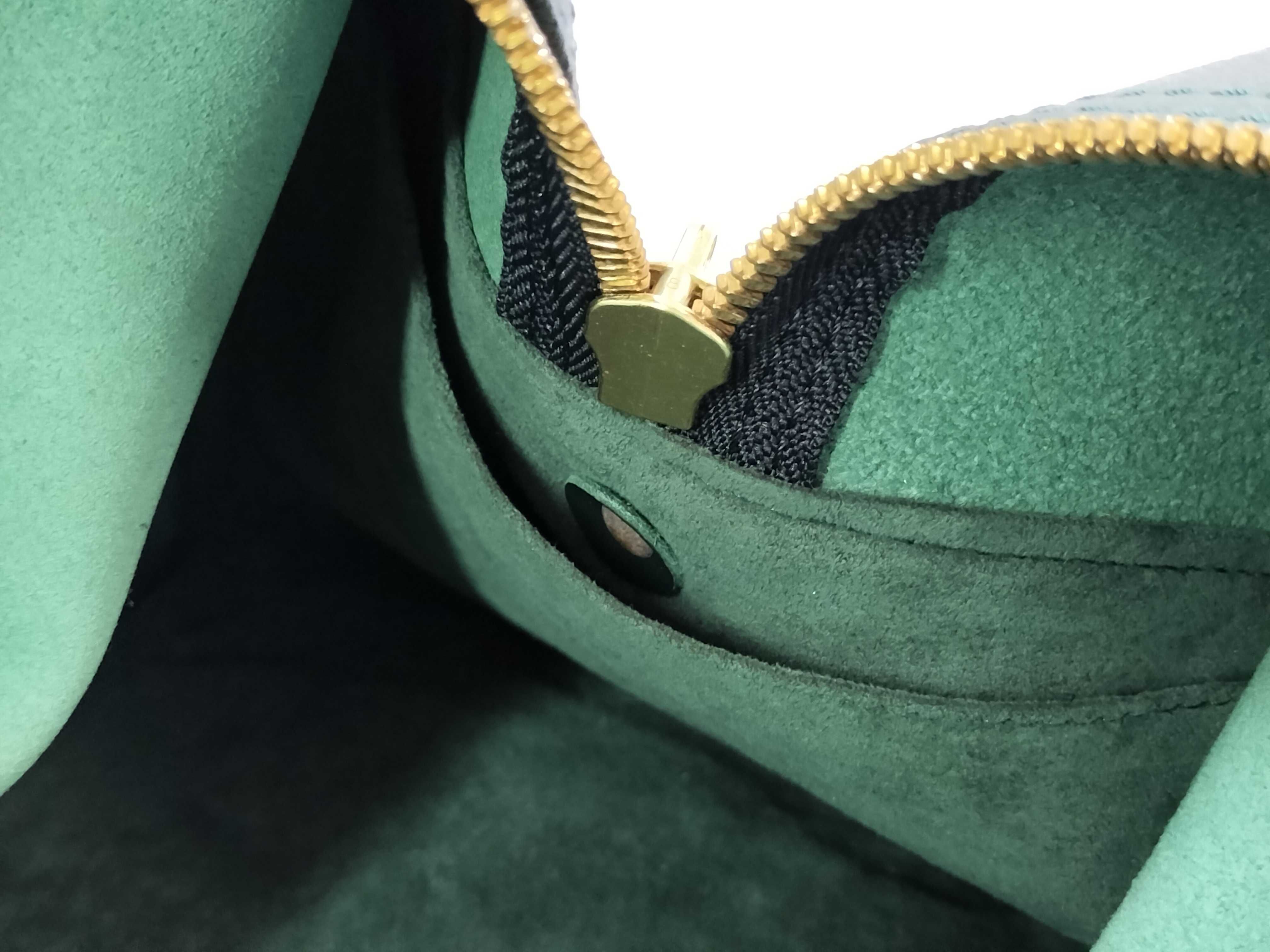 Taiga Leather Kendall GM Boston Bag M30114 — view 11