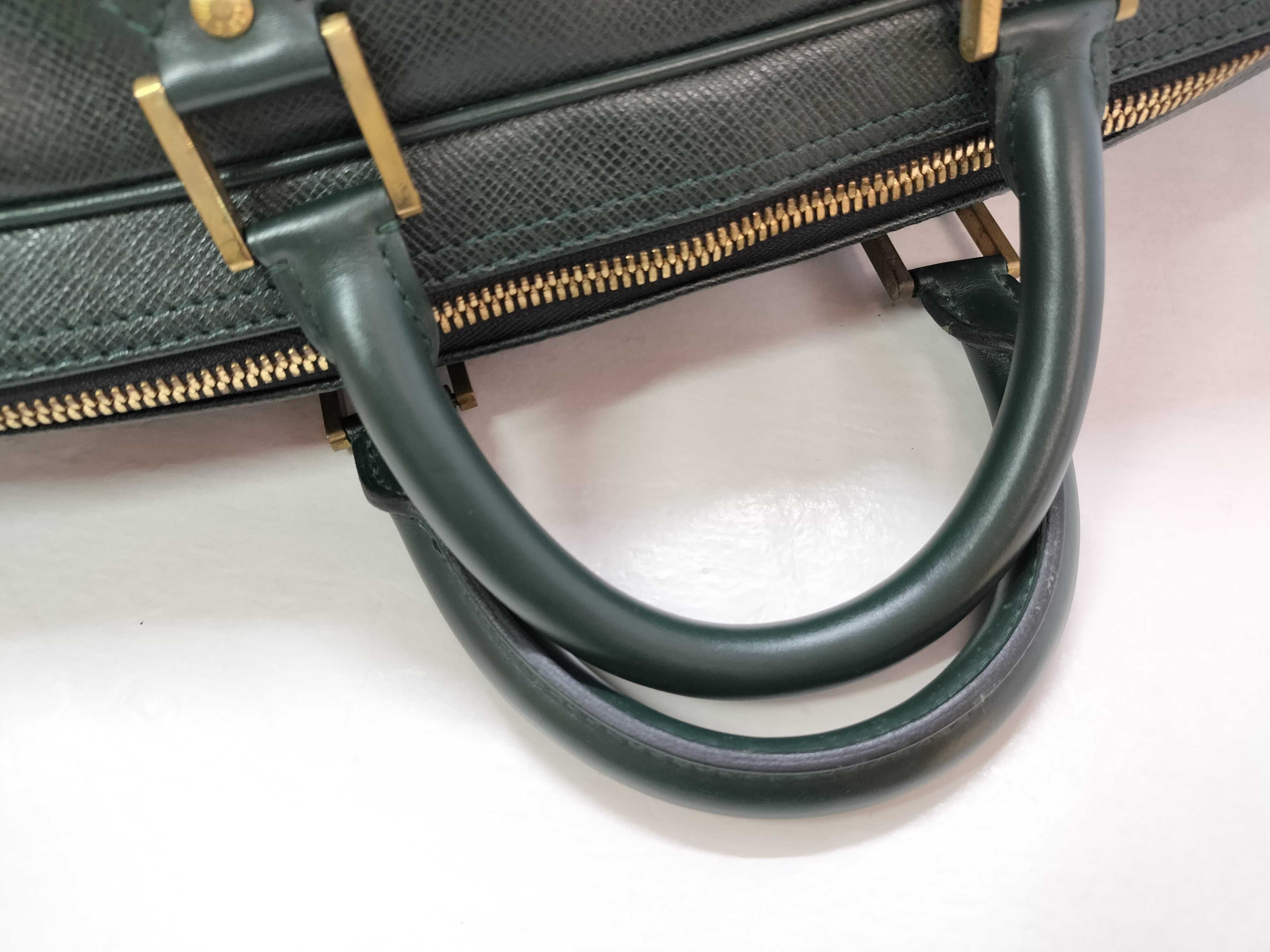Taiga Leather Kendall GM Boston Bag M30114 — view 3
