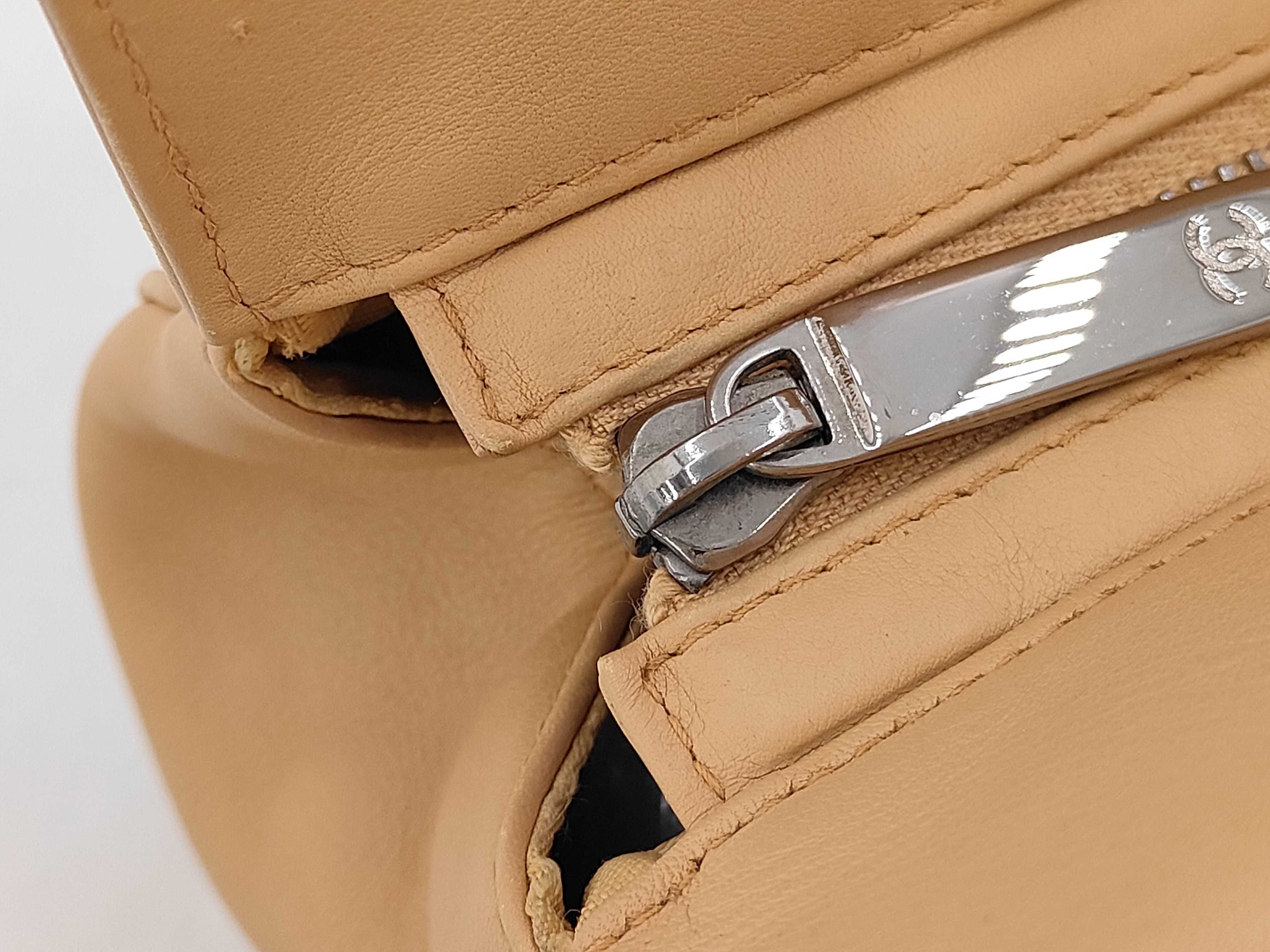 shoulder bag, serial number 8, with original sticker. — view 8