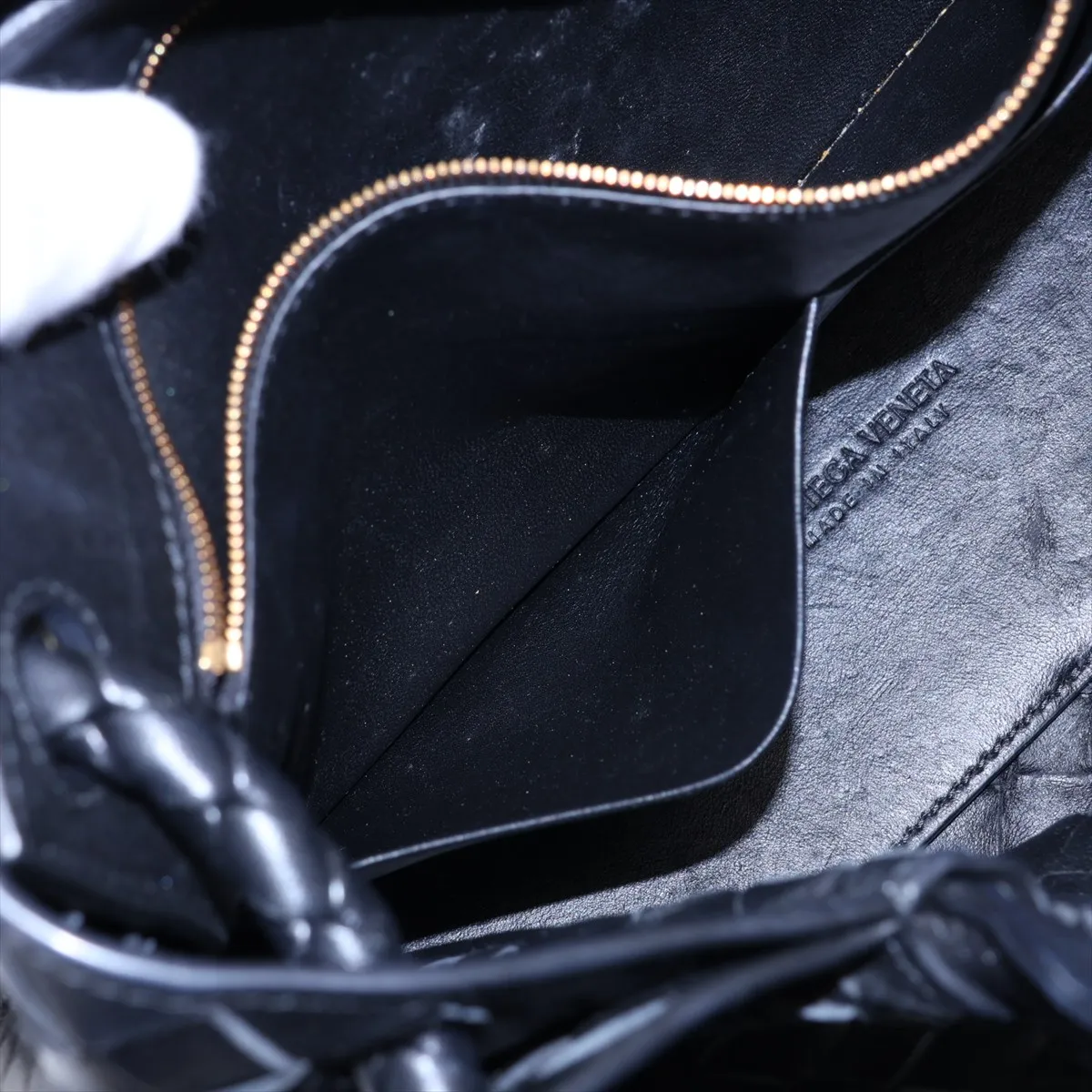 Intrecciato Medium Andiamo Leather 2-Way Handbag, Black — view 10