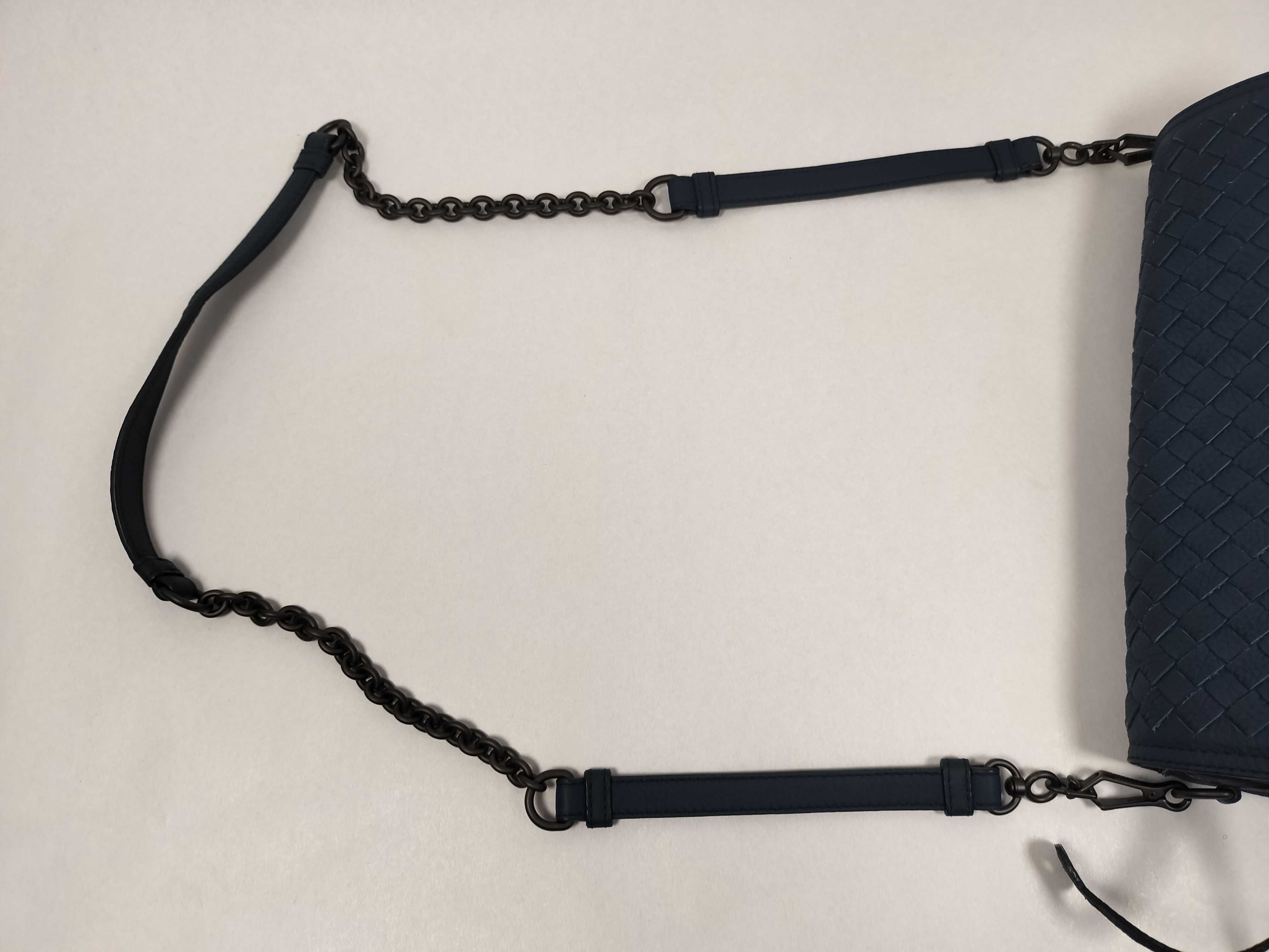 Intrecciato Bottega Intrecciato Chain Shoulder Bag RFID Shoulder Bag — view 3