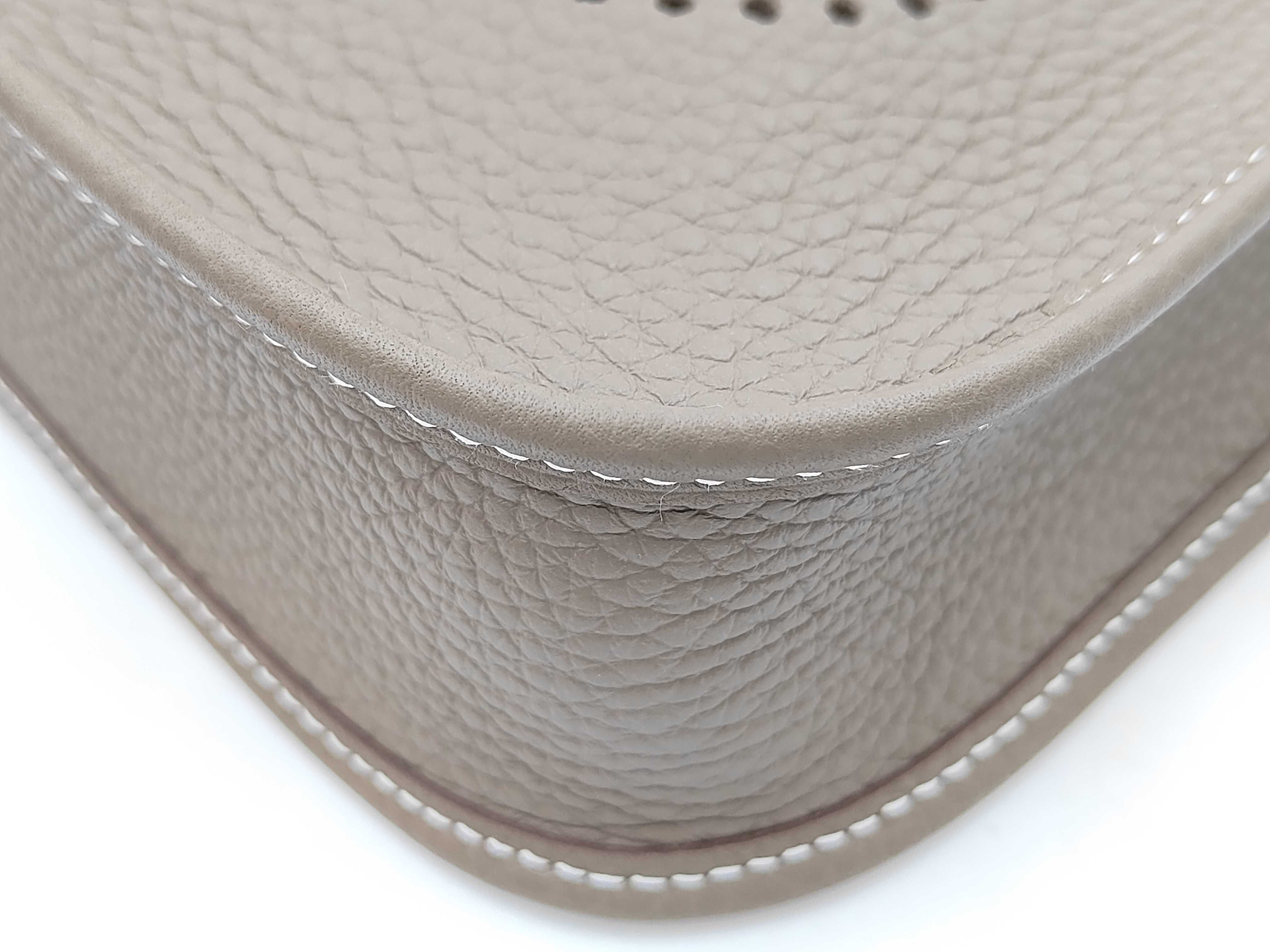 Evelyne TPM Taurillon leather, Etoupe color, silver hardware, K stamp, shoulder bag — view 3