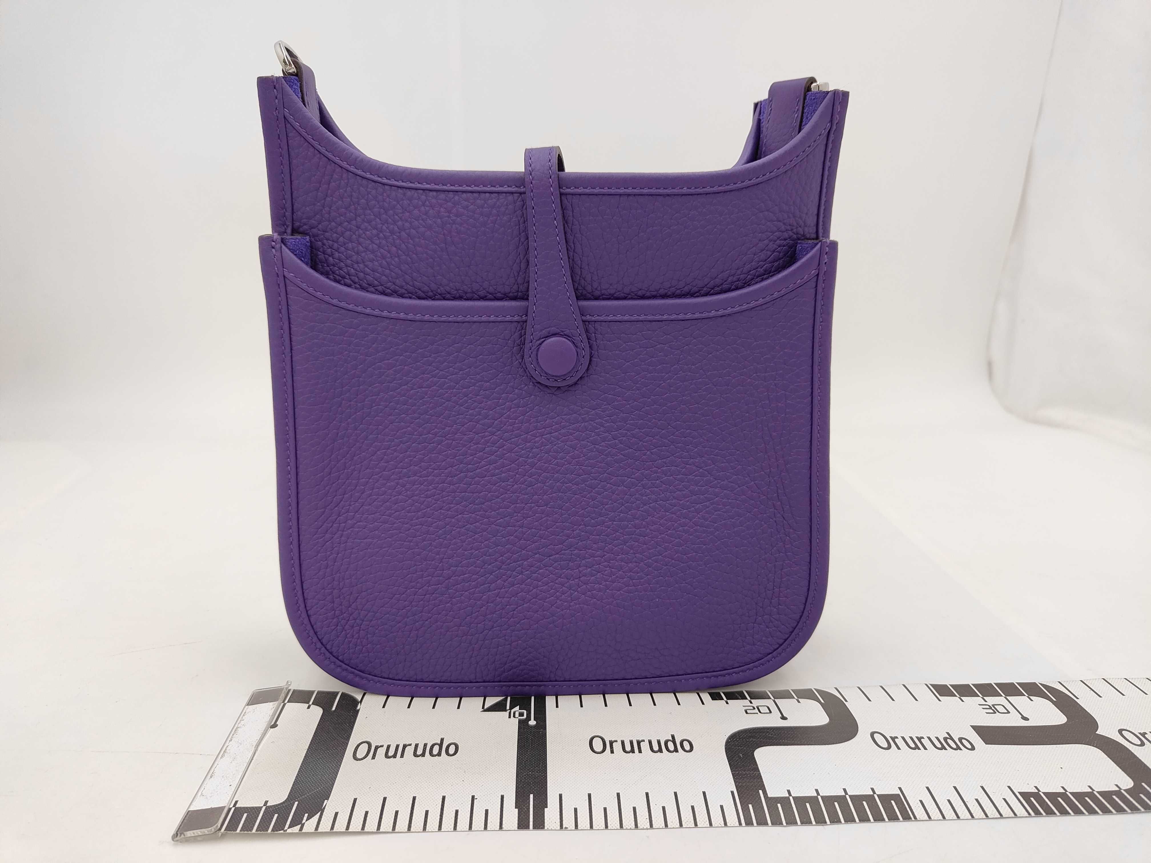 Evelyne 23 Taurillon Clemence Leather, Purple, Silver Hardware, G Stamp, Shoulder Bag — view 2