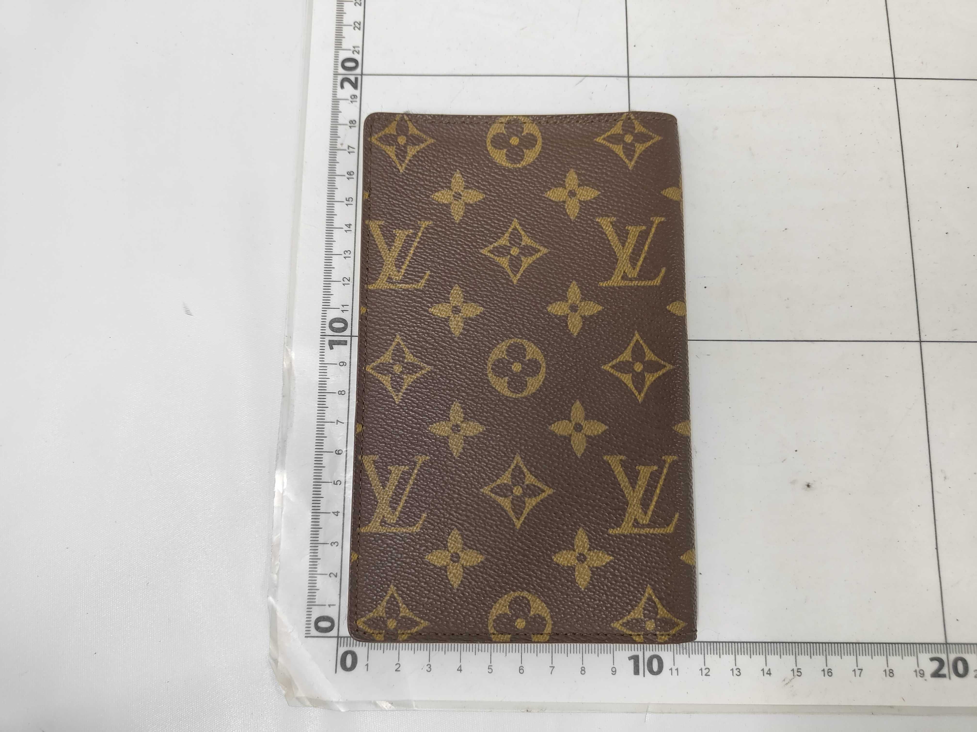 Monogram Passport Case MI0921 (Card Case/Pass Case/Business Card Holder) — view 2
