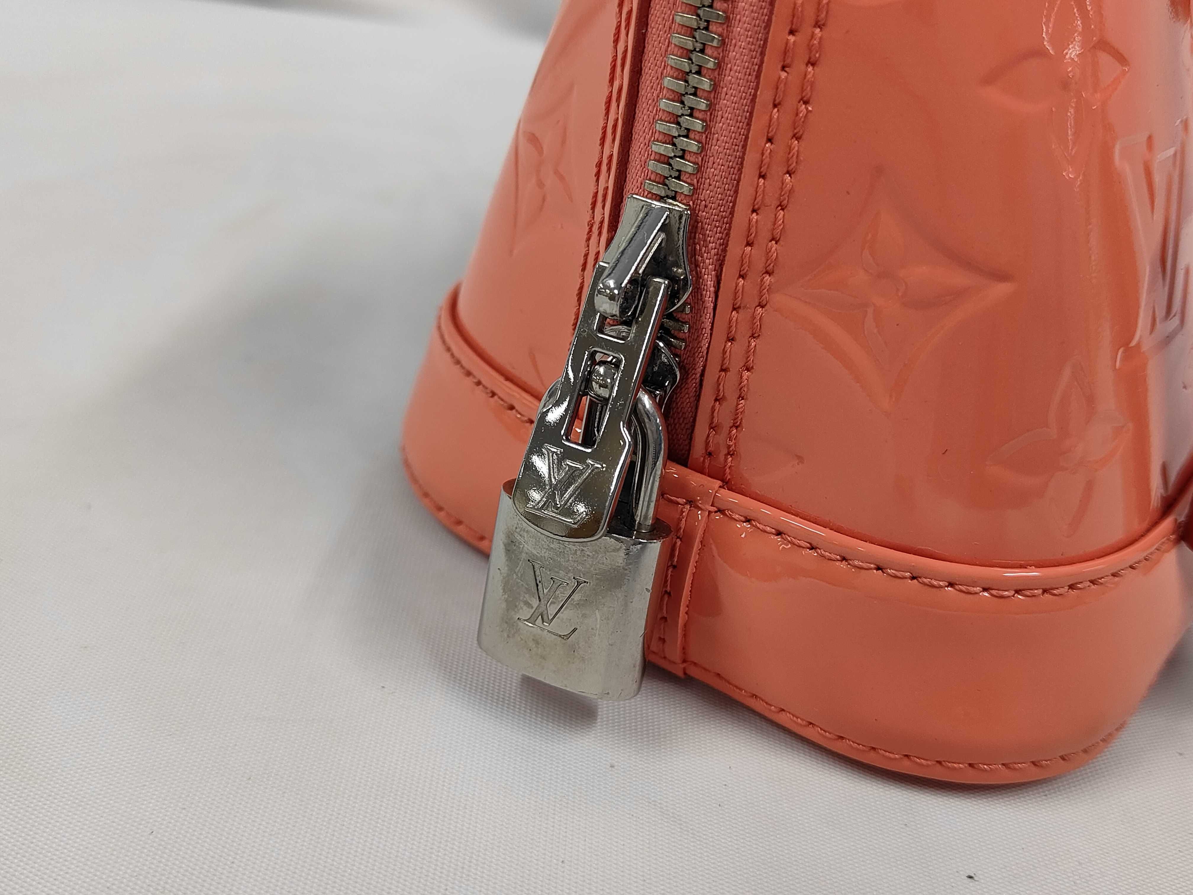 handbag — view 8