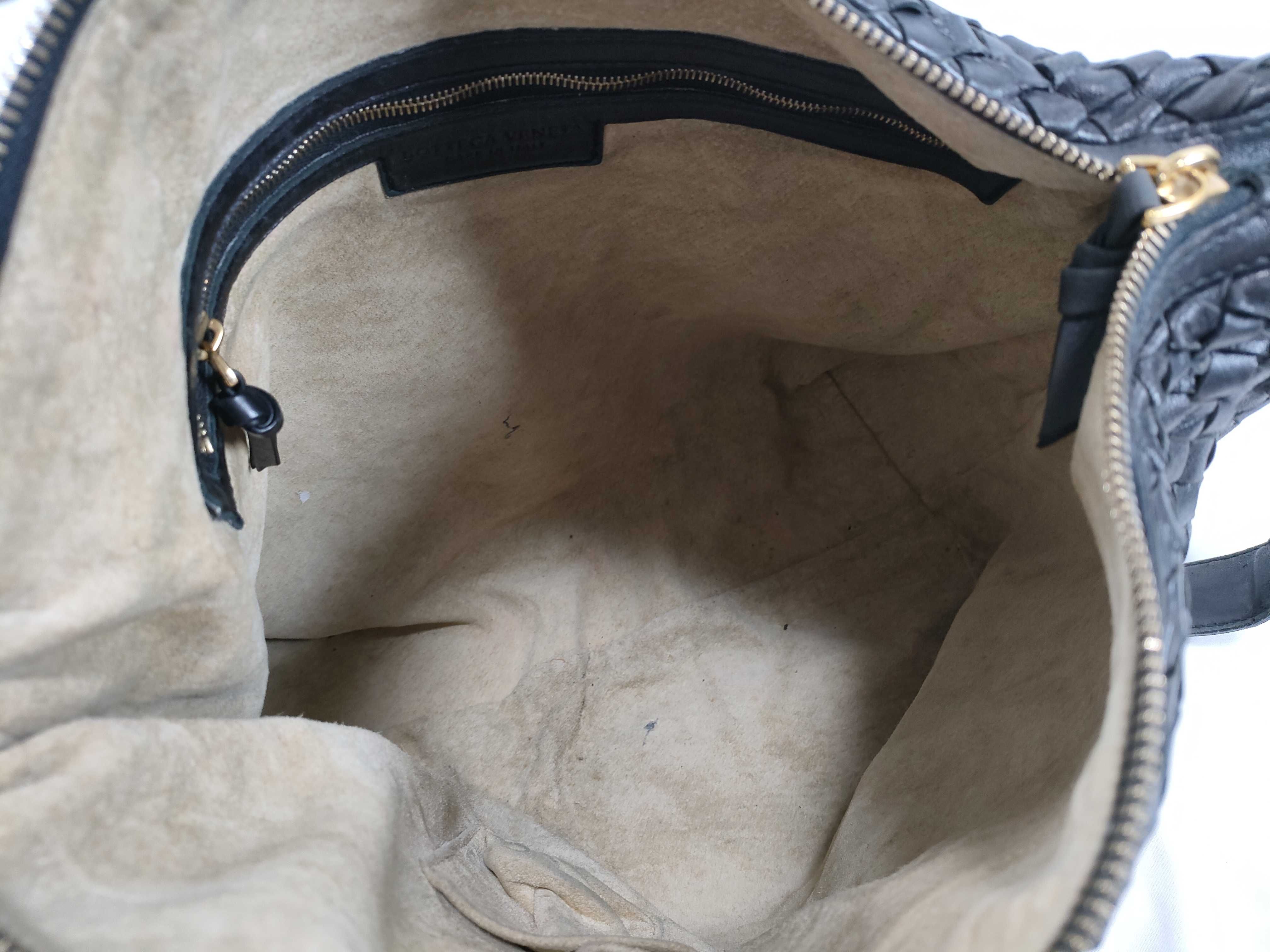 Intrecciato Shoulder Bag (Black) — view 10
