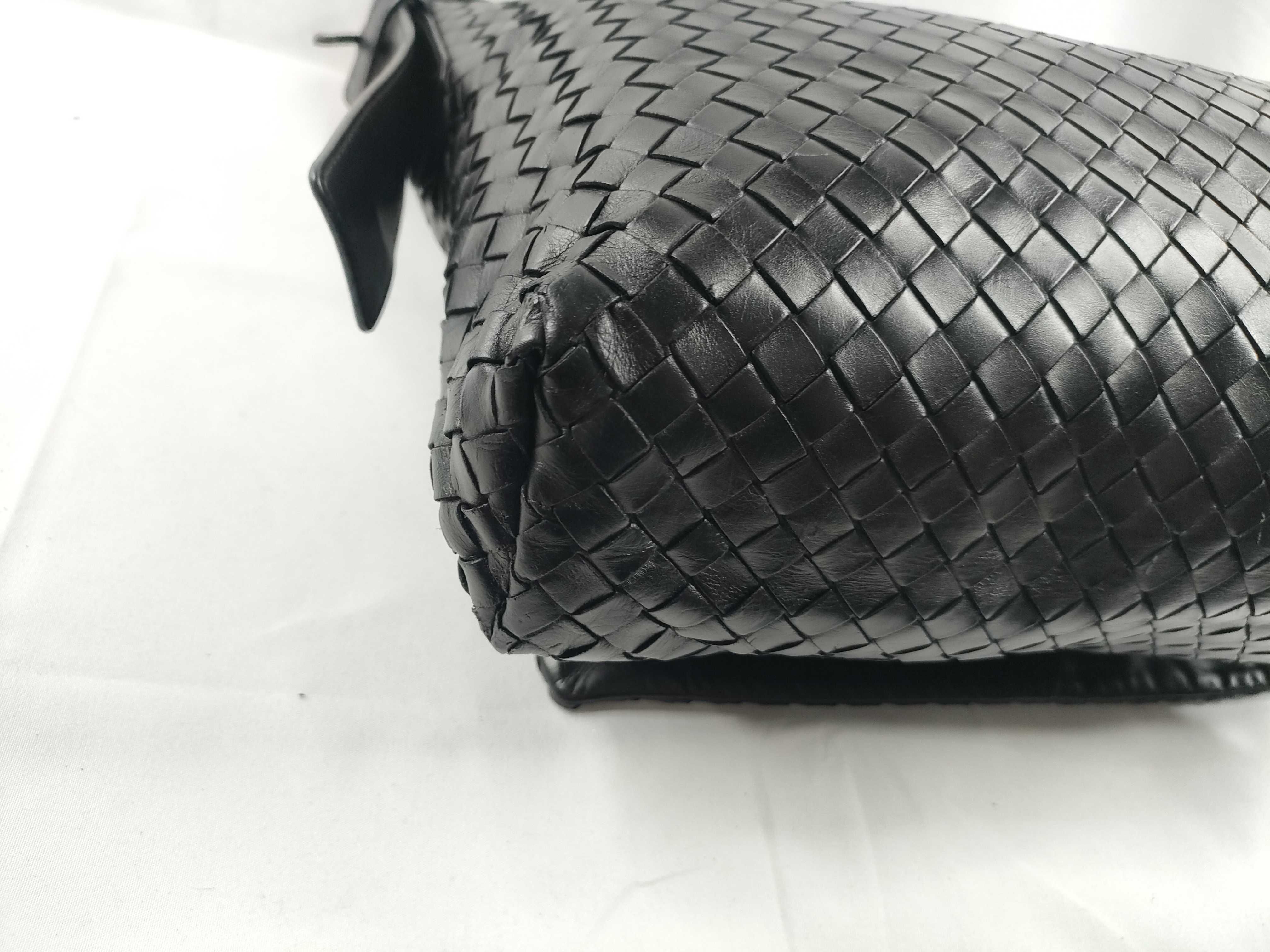 Intrecciato Messenger Bag, Black Shoulder Bag — view 3