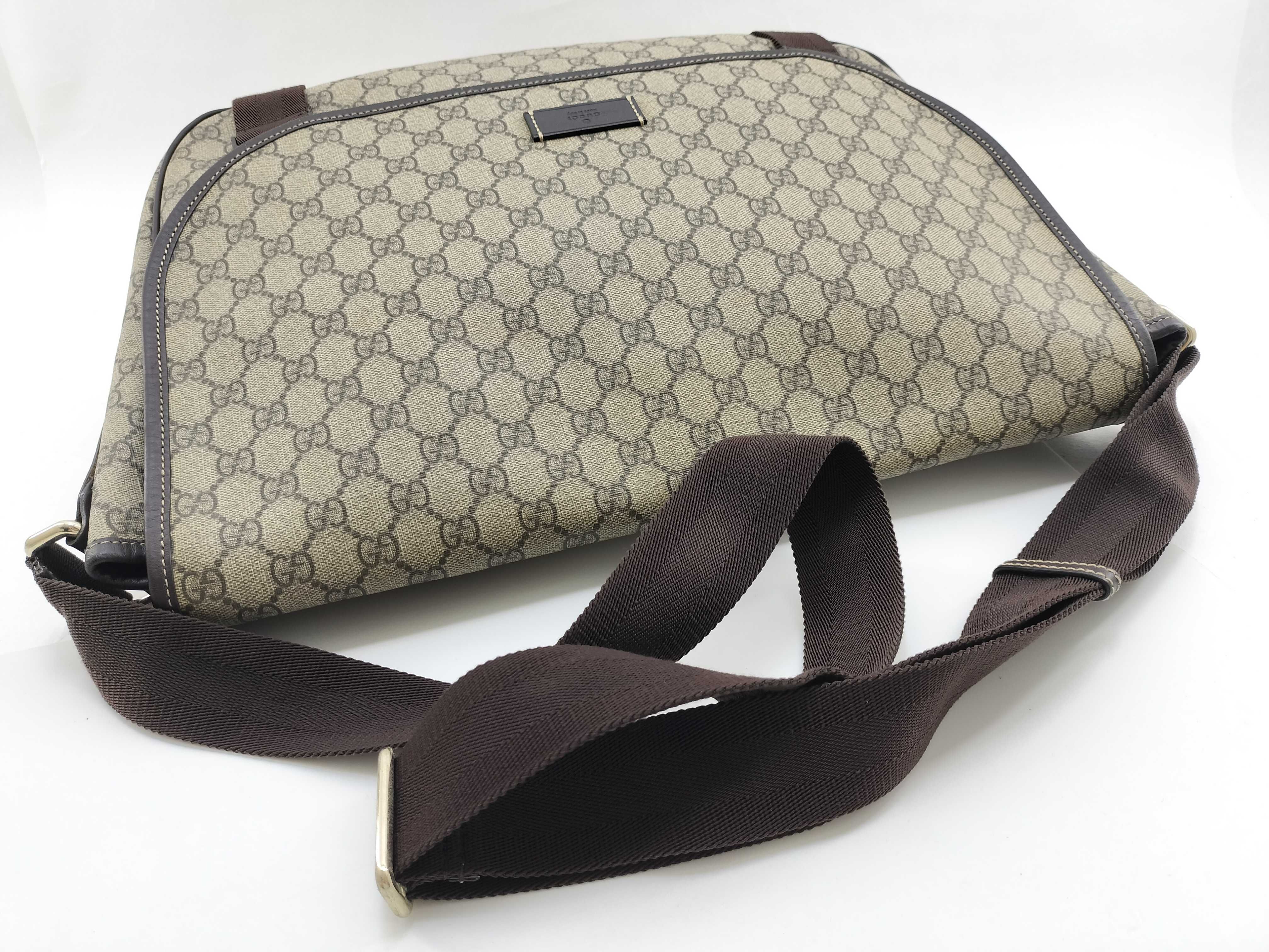 GG Supreme Shoulder Bag — view 8