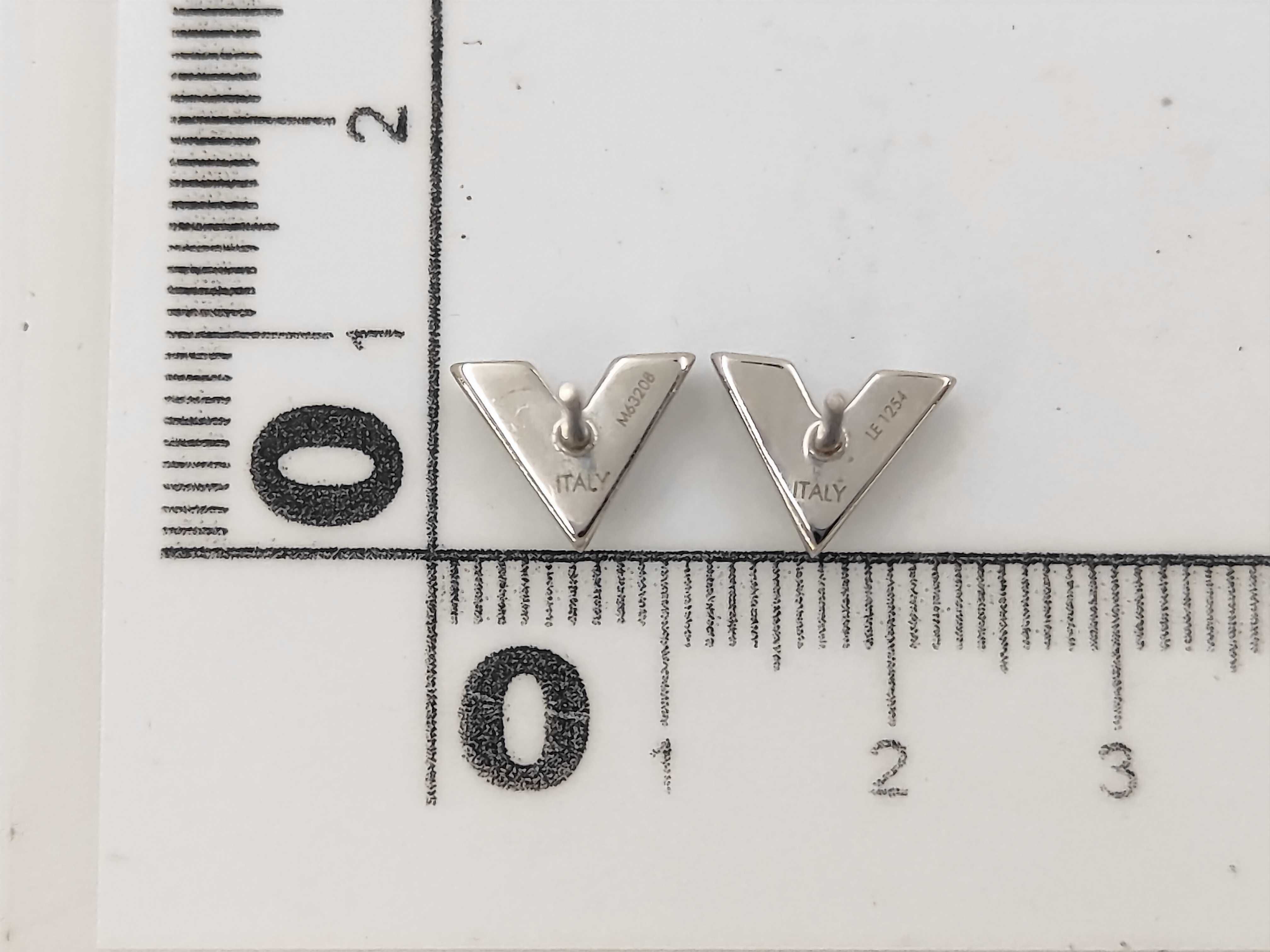 M63208 Essential Earrings — view 2