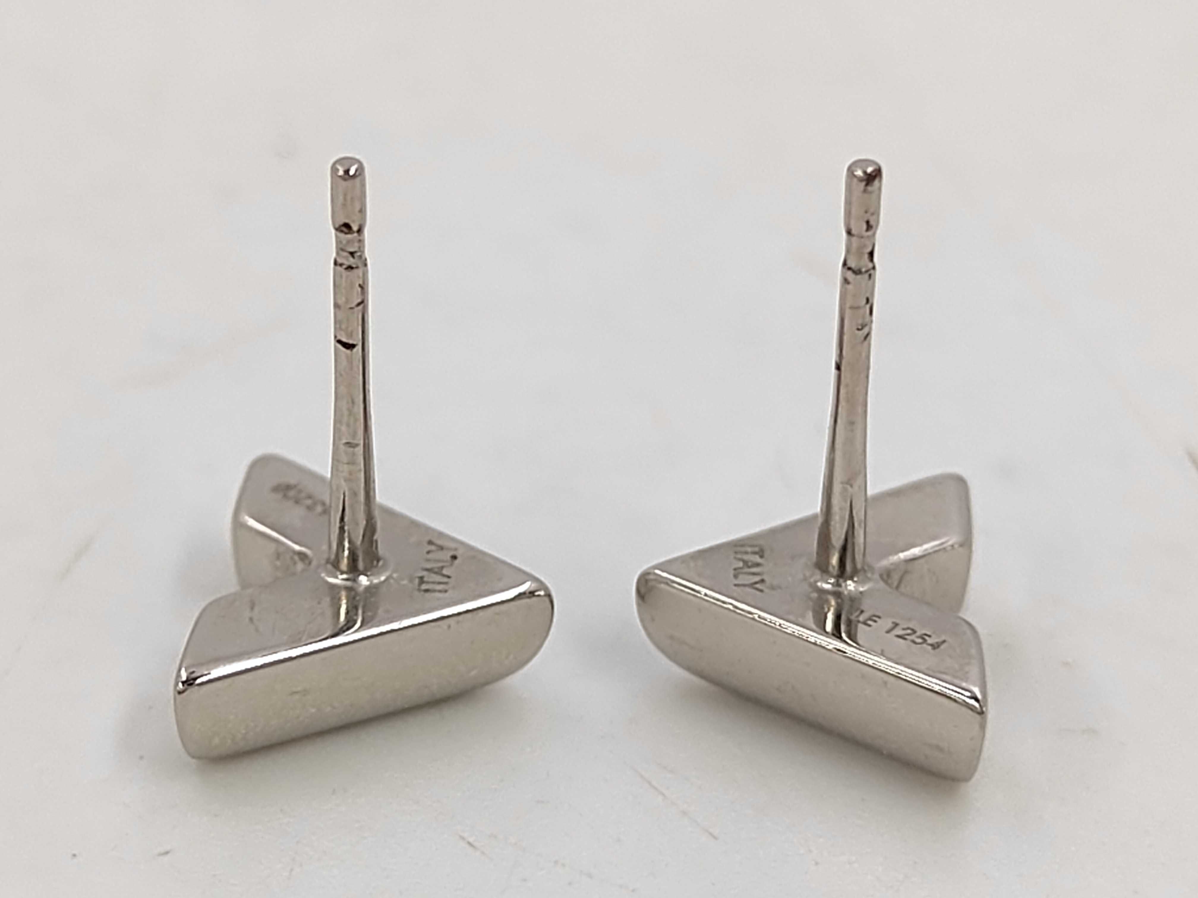 M63208 Essential Earrings — view 3