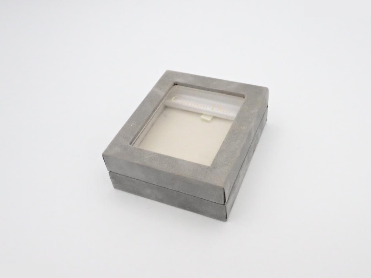 Other lines: Precious metals, necklaces, pendants, chains approximately 45cm long. — view 4