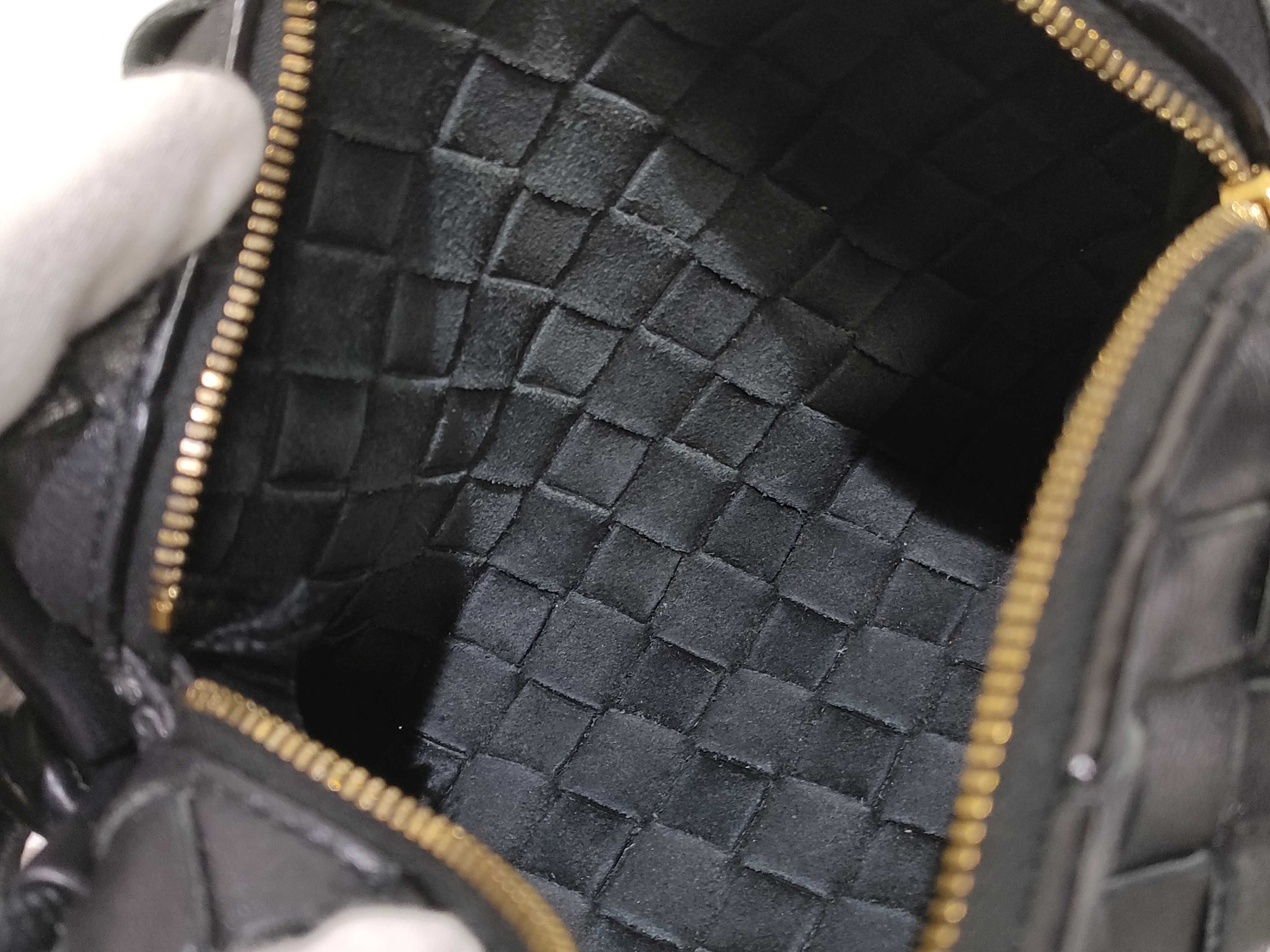 Intrecciato Leather Shoulder Bag, Black — view 9
