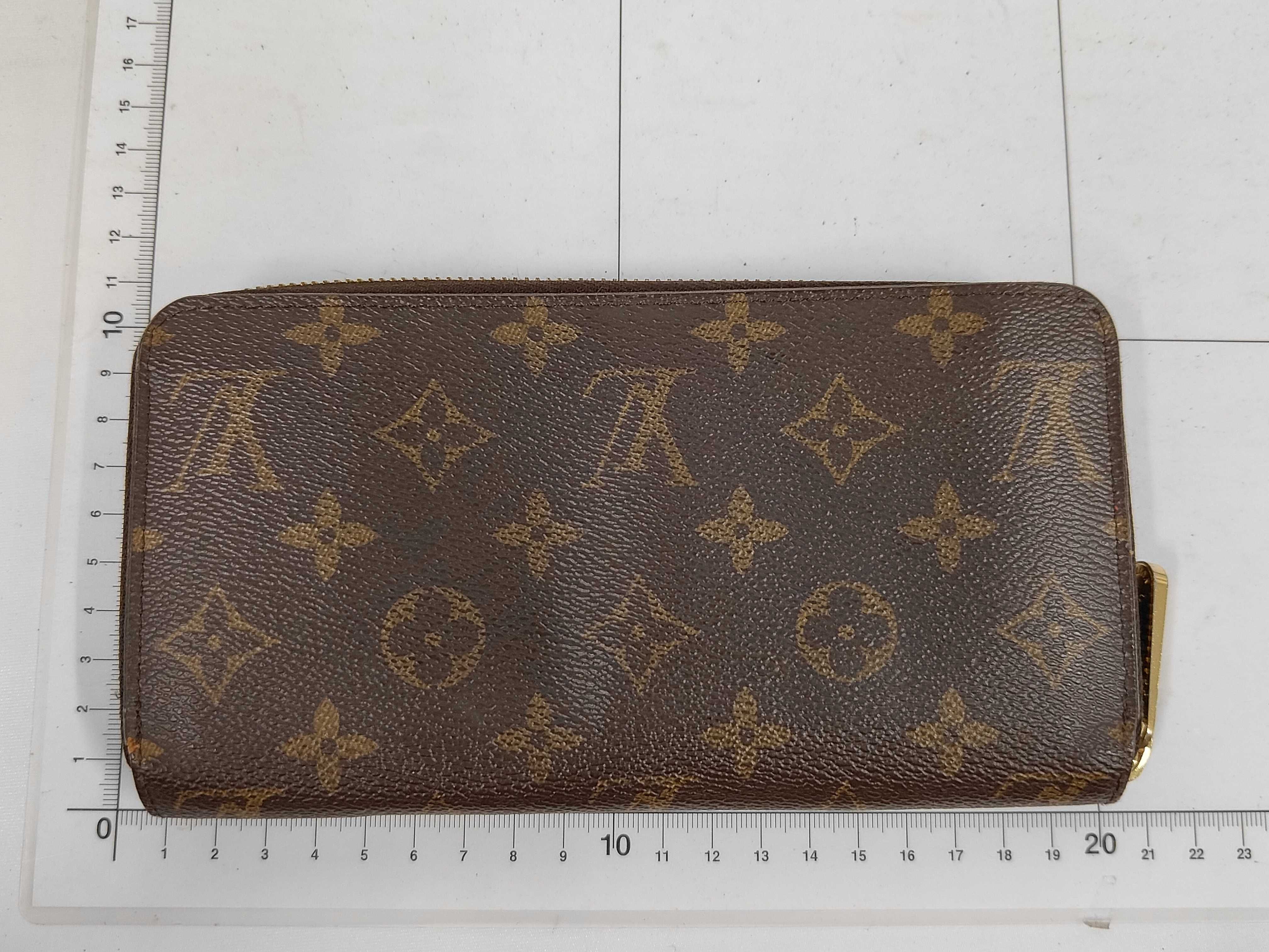Monogram / Monogram / Zippy Wallet Fuchsia / M41895 / GI2168 / Long Wallet / PVC Wallet — view 2