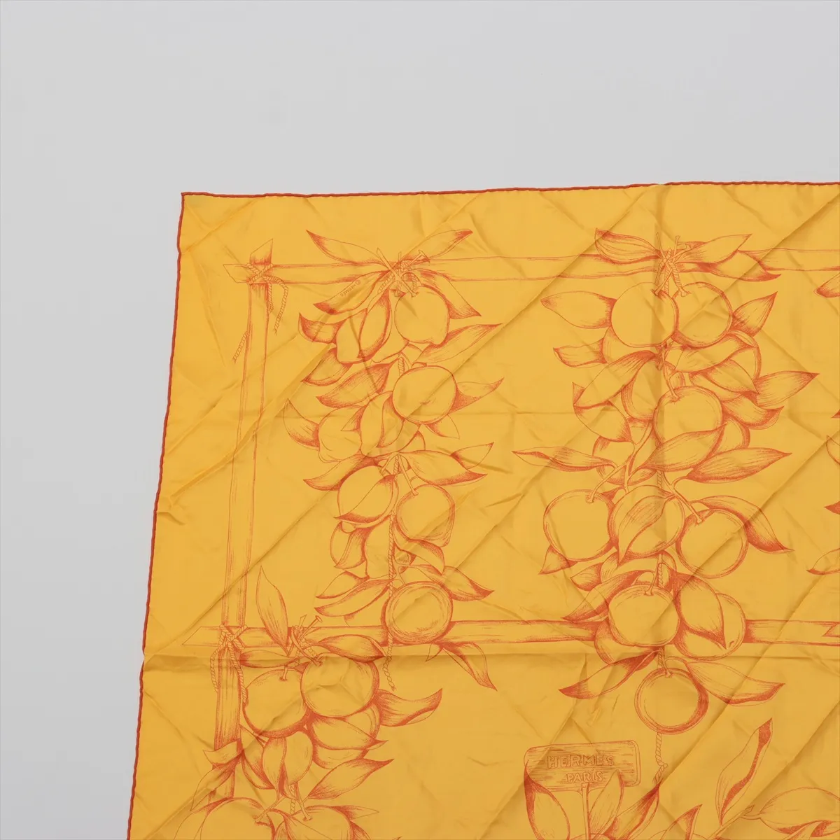 Carre 90 Scarf Silk Yellow Thread Folding — view 2