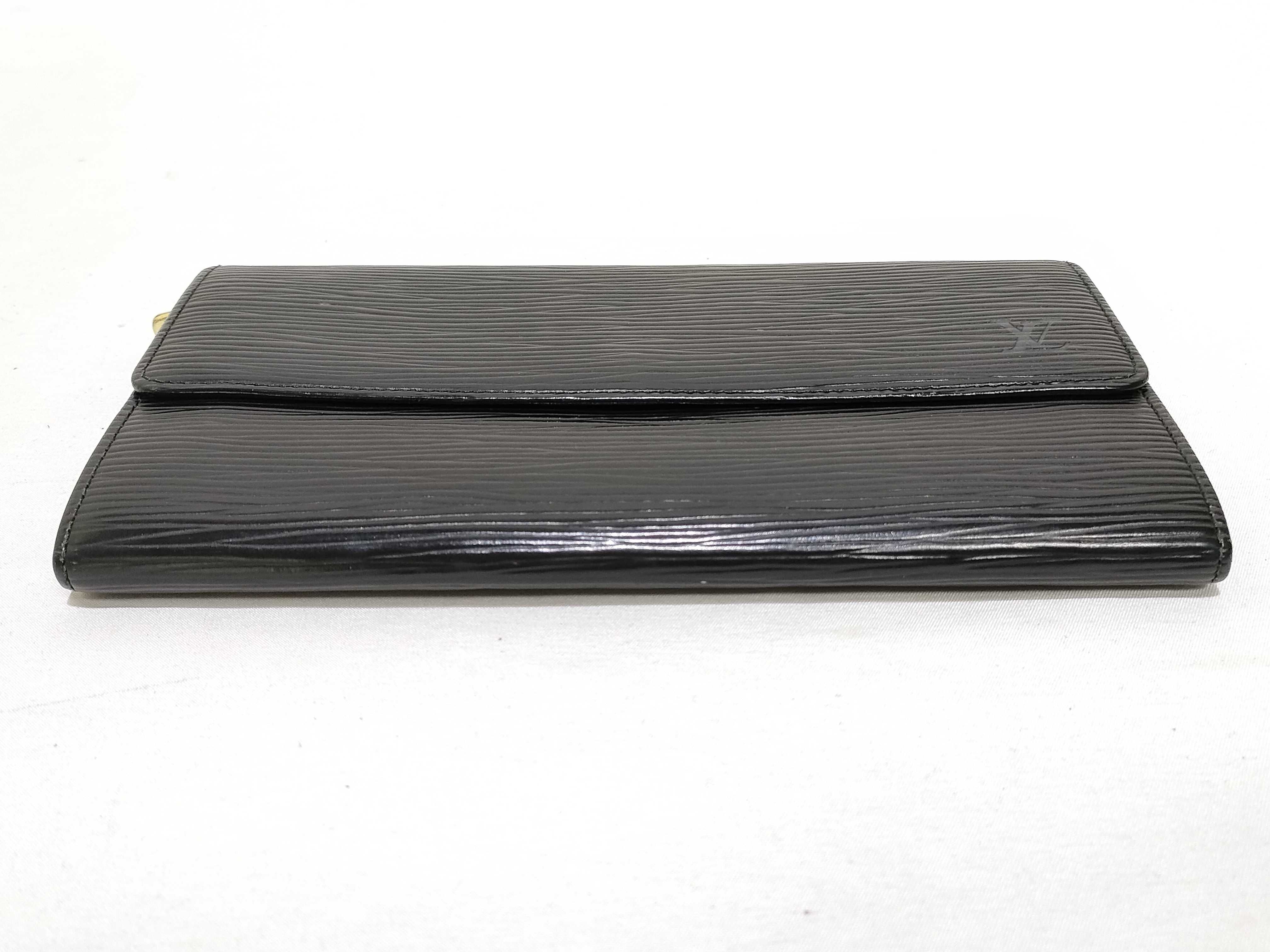 Epi Wallet, Louis Vuitton Epi Wallet — view 3