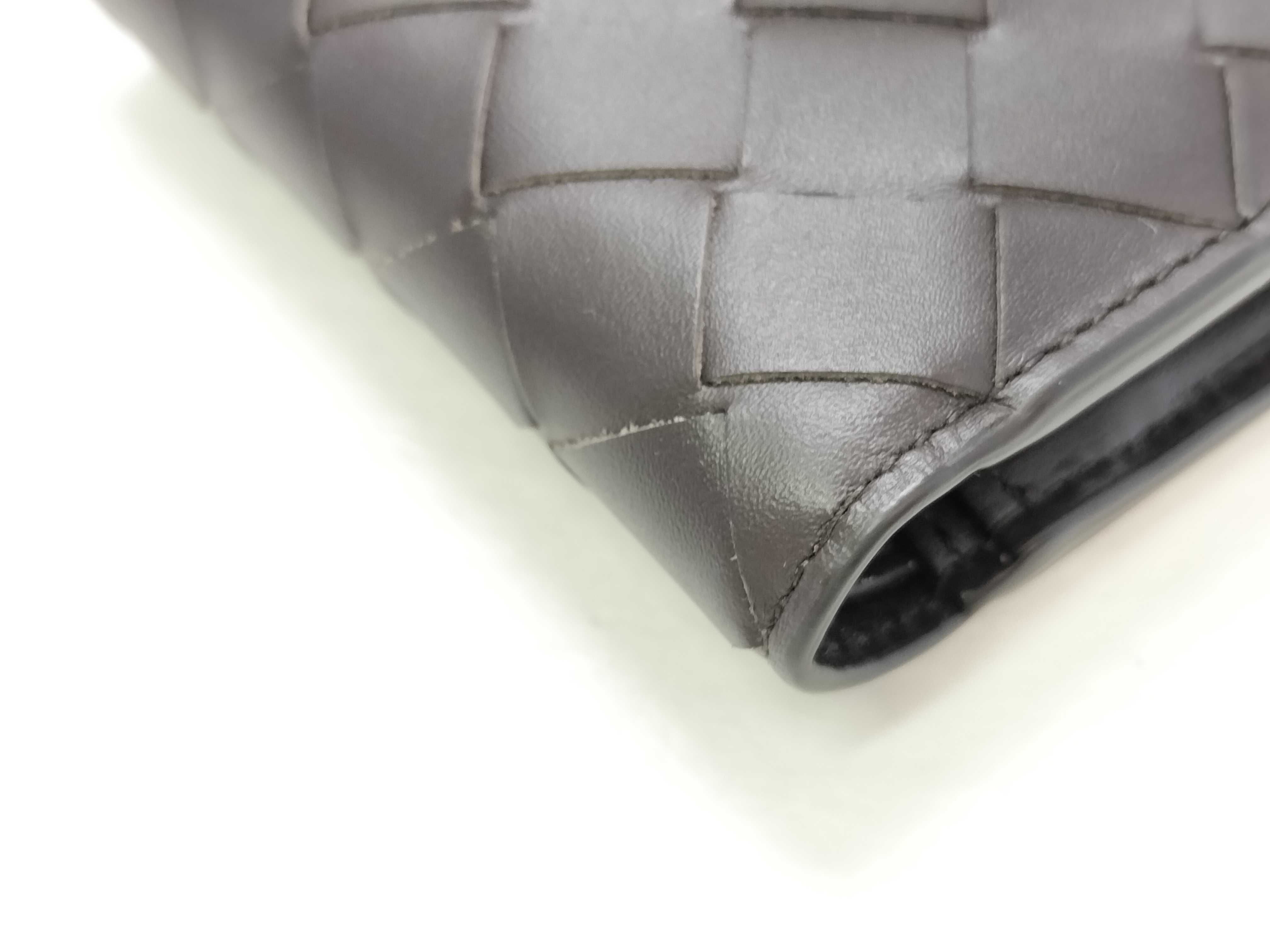 Intrecciato Maxi Leather Bi-fold Wallet in Brown. Includes: Box, Dust Bag. — view 3